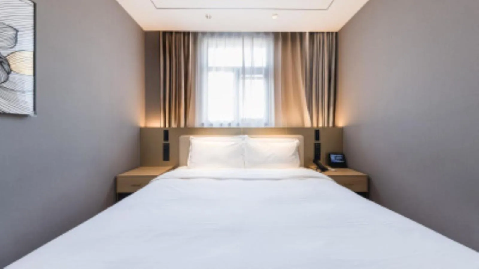 Photo of the whole room, Bed in Orange Beijing Lama Temple Hepingli North Street Subway Station Hotel