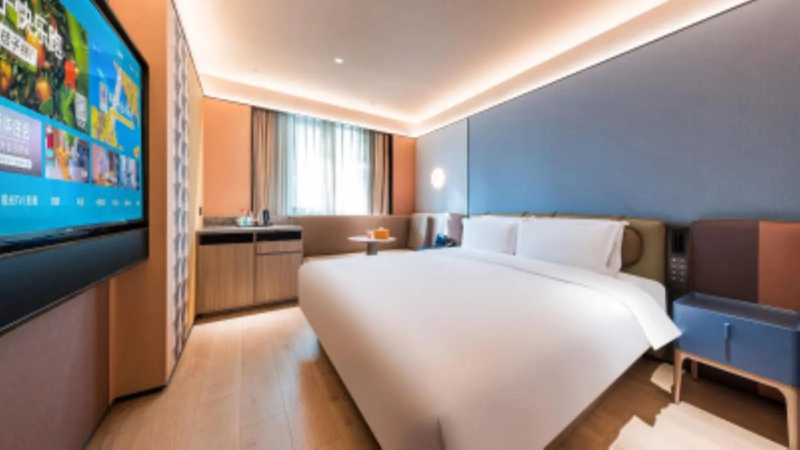 Photo of the whole room, Bed in Orange Beijing Lama Temple Hepingli North Street Subway Station Hotel