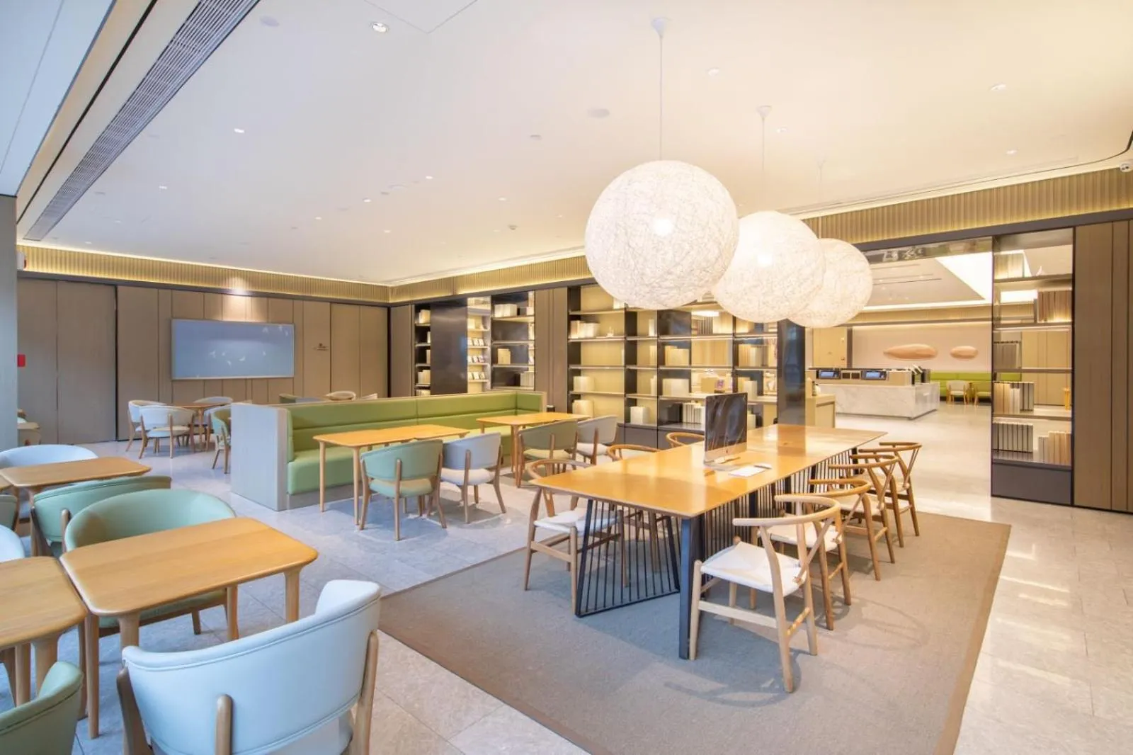 Restaurant/places to eat in JI Hotel Chengdu Longquan Economic Development Zone Auto City