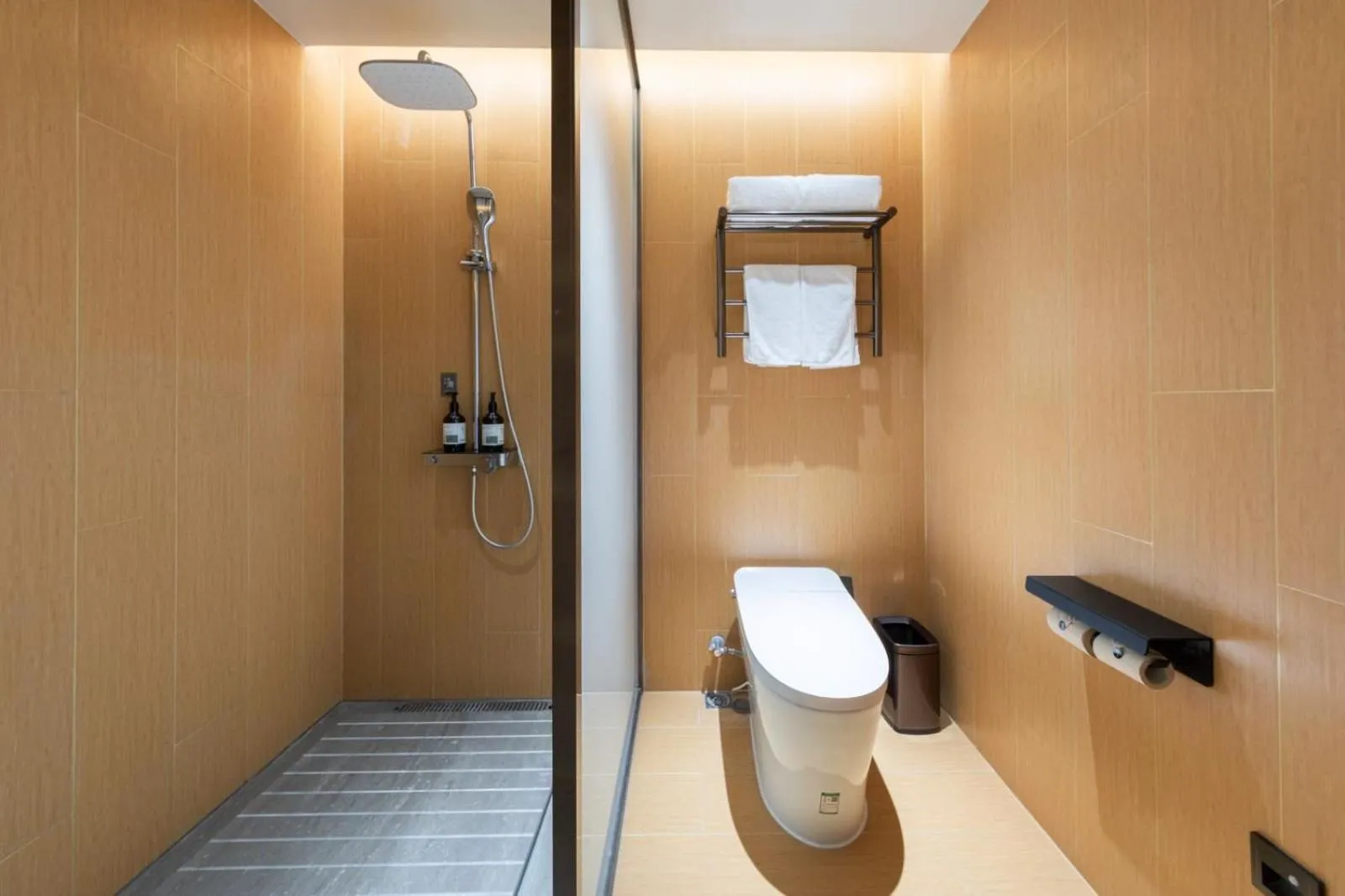 Toilet in JI Hotel Chengdu Longquan Economic Development Zone Auto City