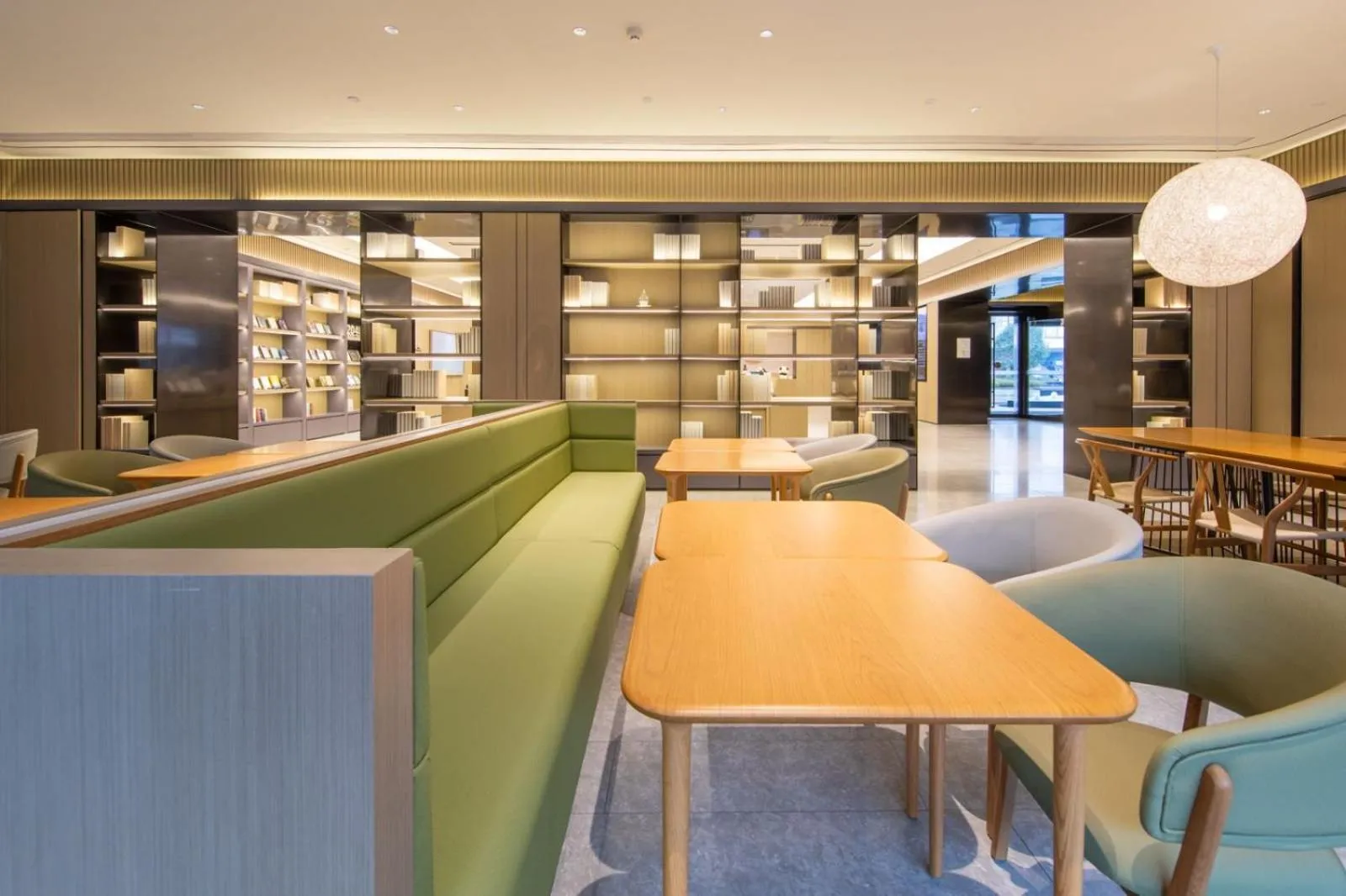 Restaurant/places to eat in JI Hotel Chengdu Longquan Economic Development Zone Auto City