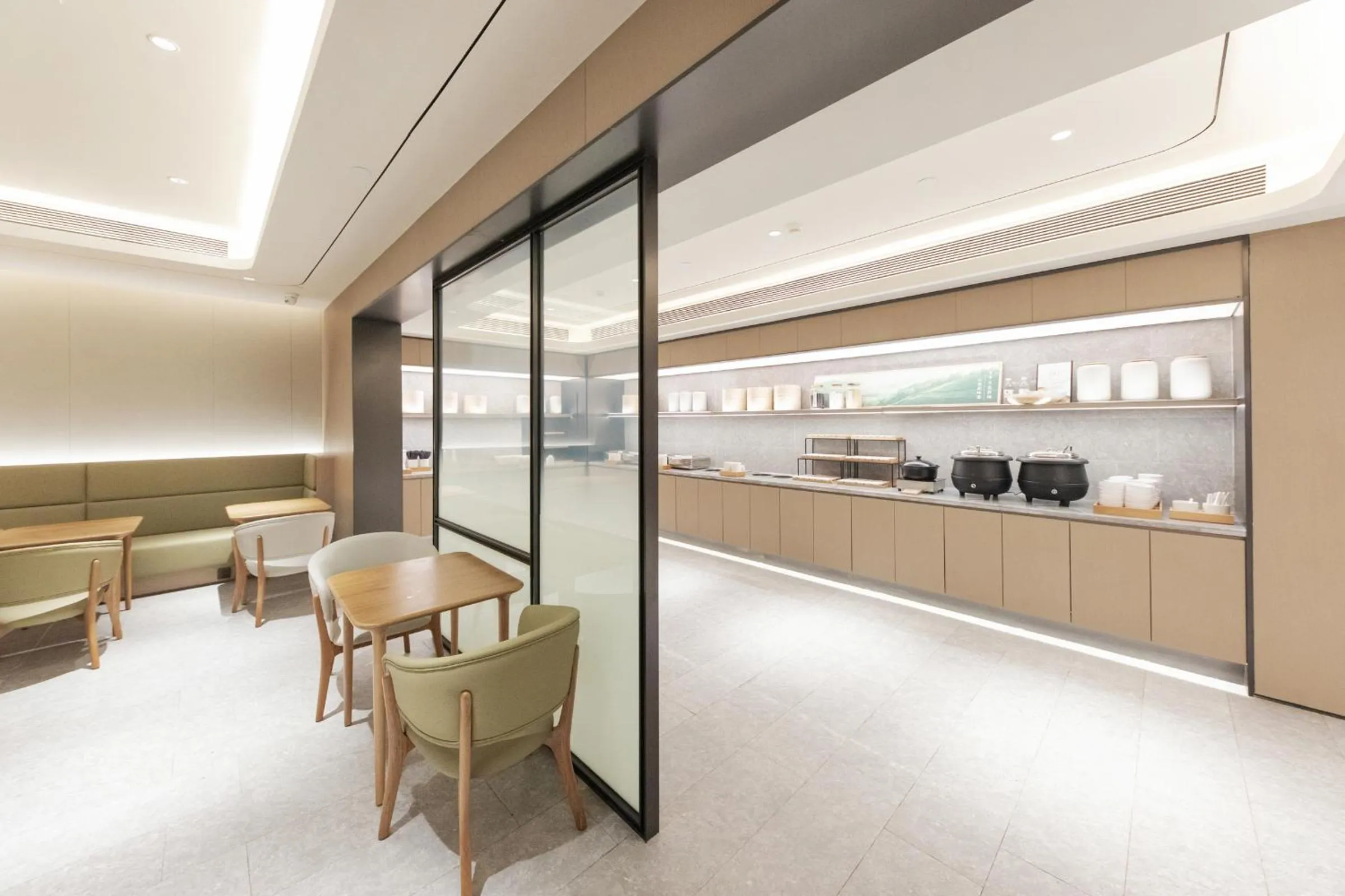 Restaurant/places to eat in JI Hotel Beijing West Railway Station Lianbao Road