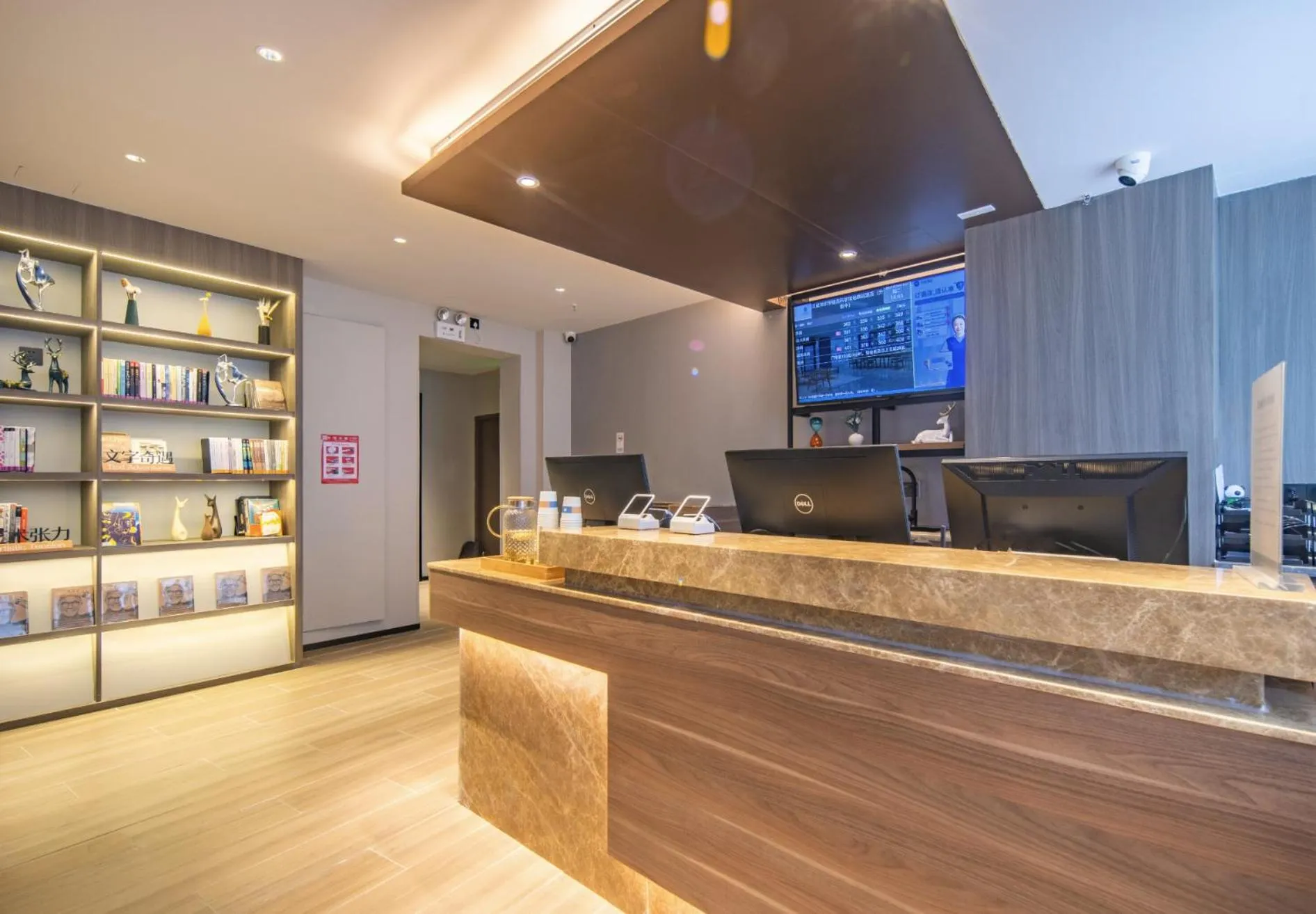 Coffee/tea facilities in Hanting Hotel Shenzhen Huaqiang North Science Museum Subway Station