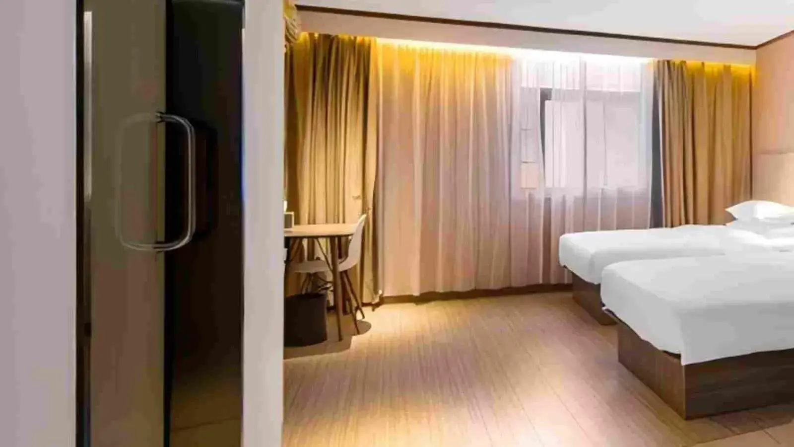 Superior Twin Room in Hanting Hotel Shenzhen Huaqiang North Science Museum Subway Station Superior Twin Room in Hanting Hotel Shenzhen Huaqiang North Science Museum Subway Station