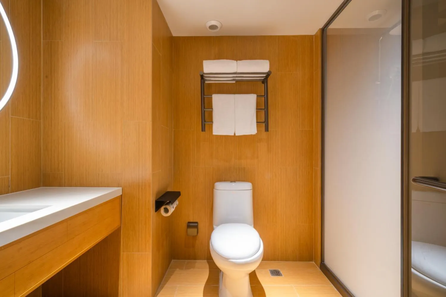 Toilet in JI Hotel Guangzhou Sports Center Tianhe North Road