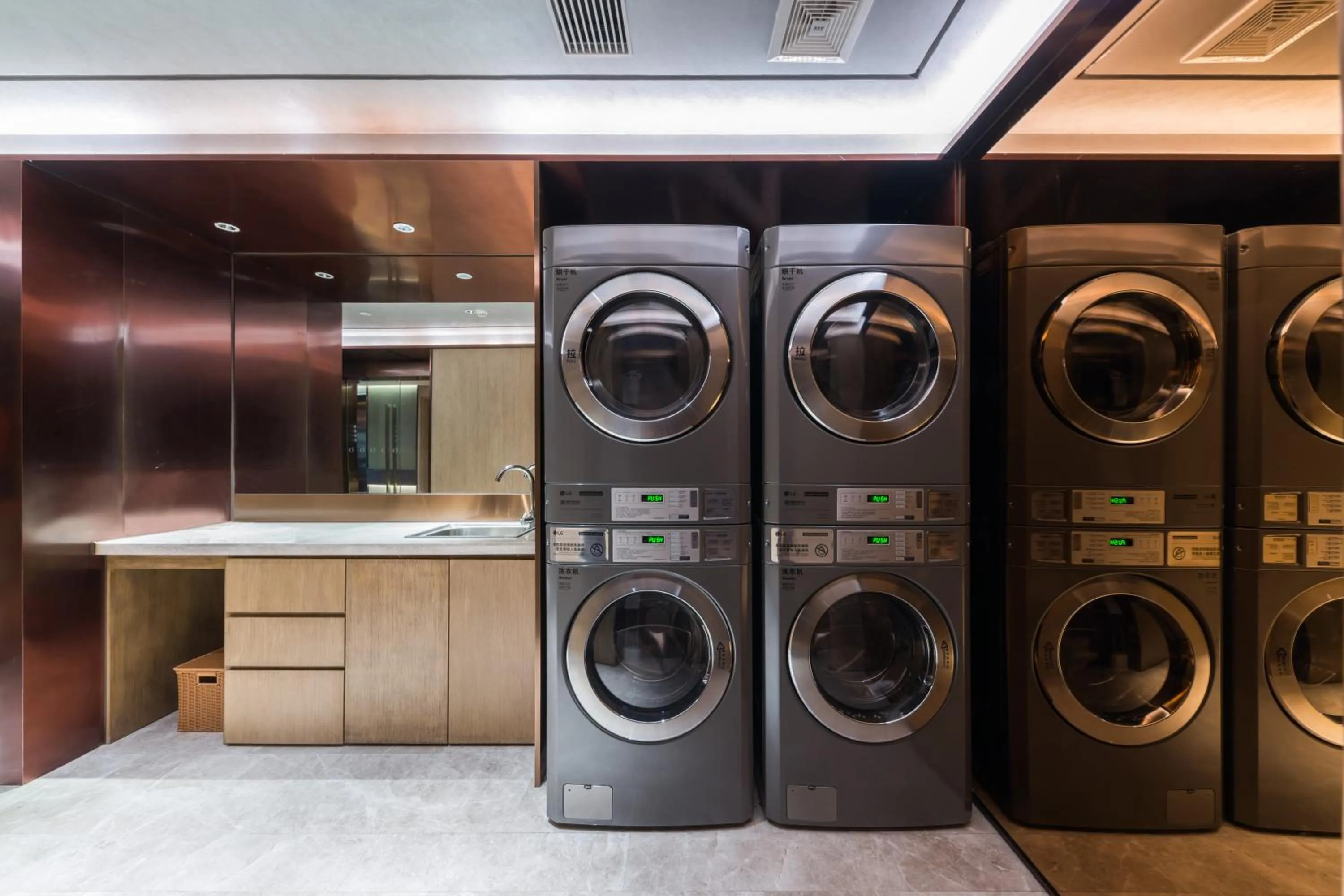 washing machine in Orange Hotel Shanghai World Expo Center
