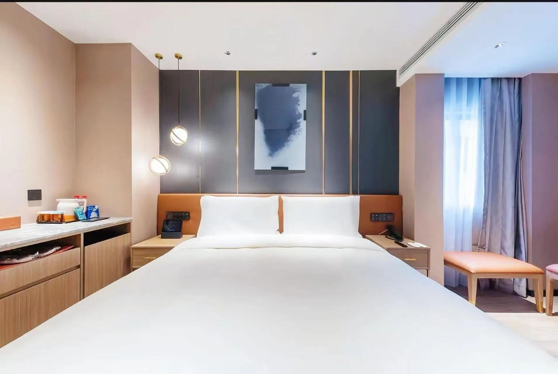 Bed in Orange Hotel Shanghai World Expo Center