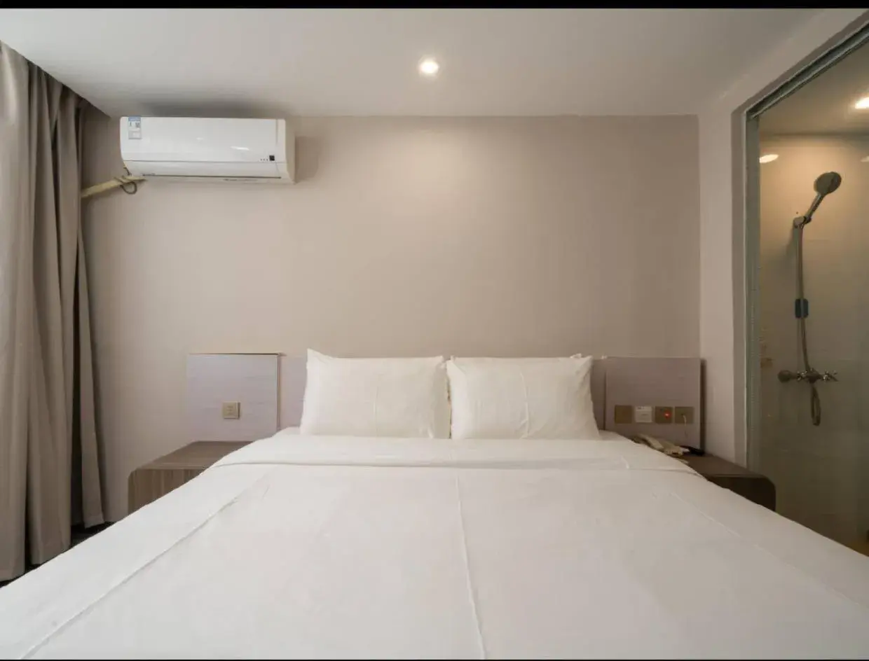 Stress Relief-Superior King Room in Hanting Hotel Shenzhen Taian Subway Station Stress Relief-Superior King Room in Hanting Hotel Shenzhen Taian Subway Station