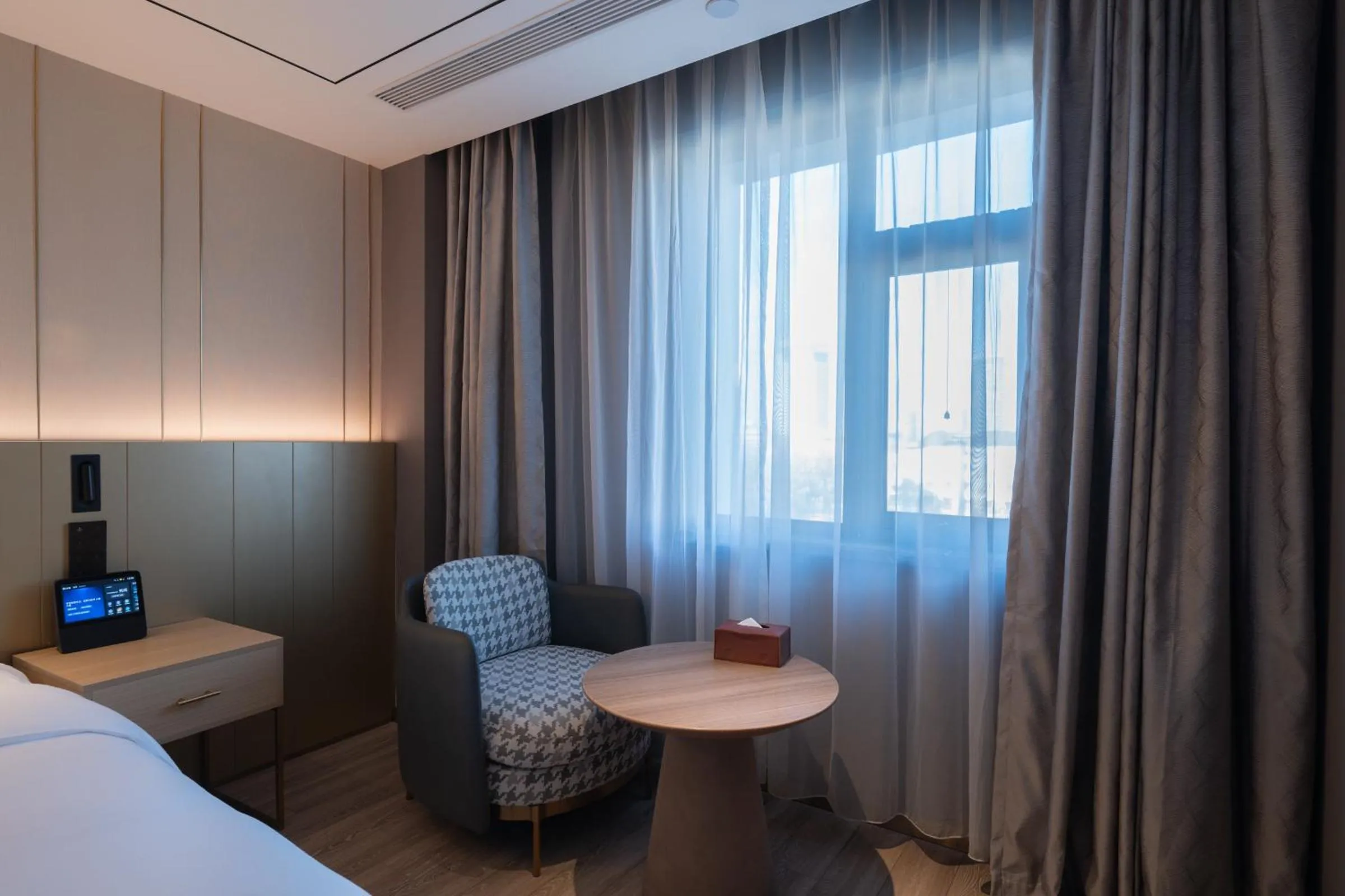 Bed in Orange Hotel Beijing West Railway Station Lianbao Road