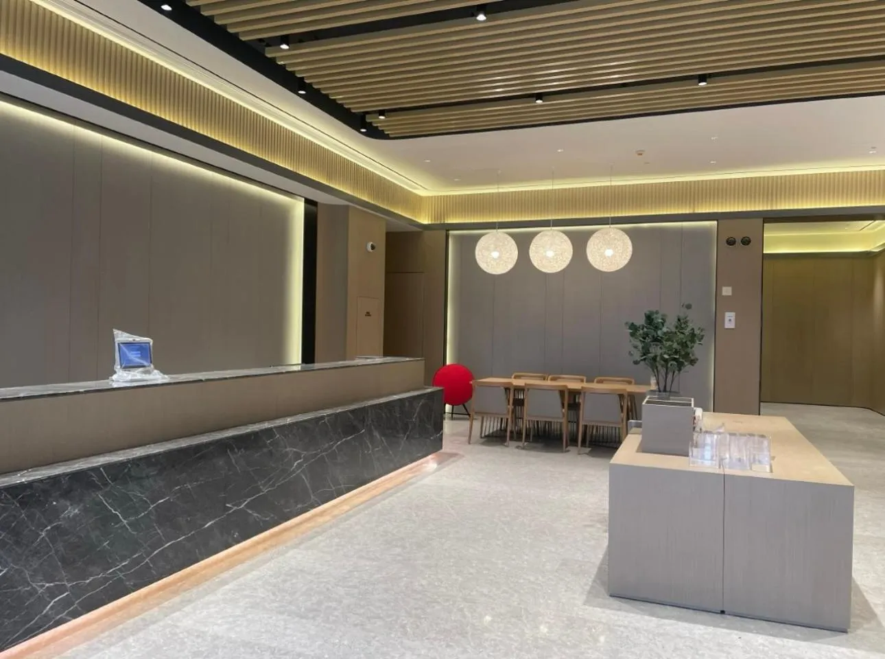 Lobby or reception in JI Hotel Shanghai Dianshanhu Avenue Metro Station