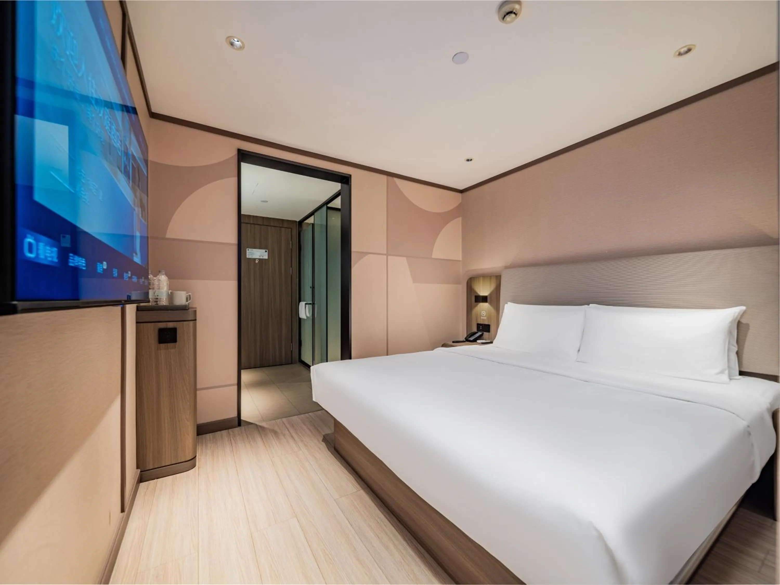 Photo of the whole room, Bed in Hanting Hotel Chengdu Tianfu Square Subway Station