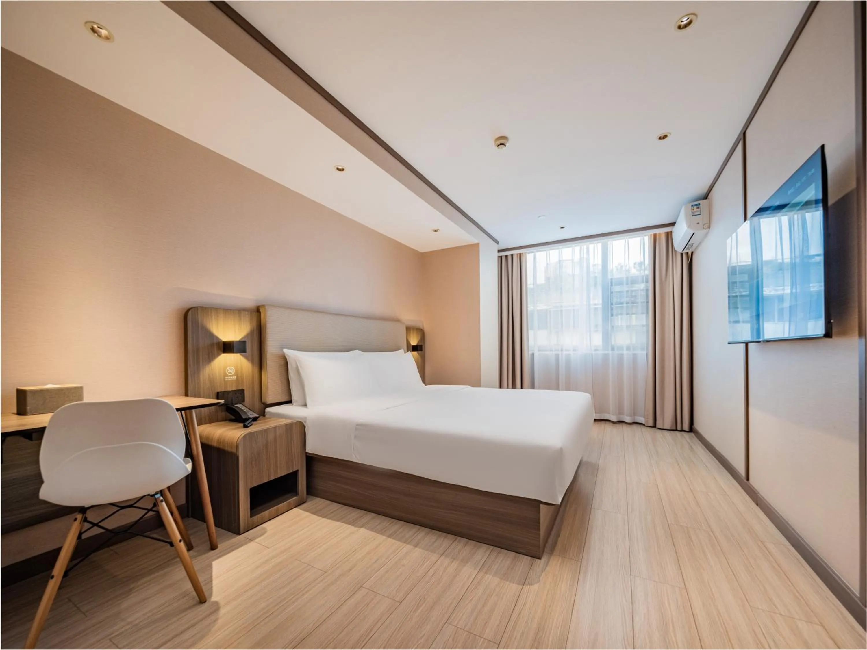 Bed in Hanting Hotel Chengdu Tianfu Square Subway Station