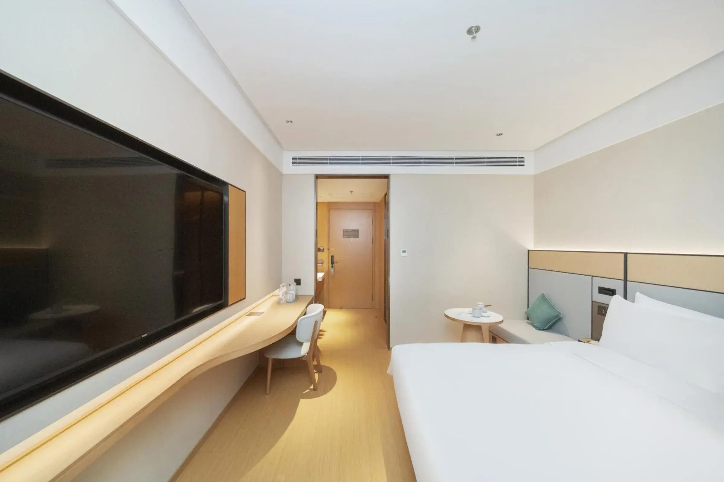 Superior King Room in JI Hotel Shenzhen Convention & Exhibition Center Gangxia Subway Station Superior King Room in JI Hotel Shenzhen Convention & Exhibition Center Gangxia Subway Station