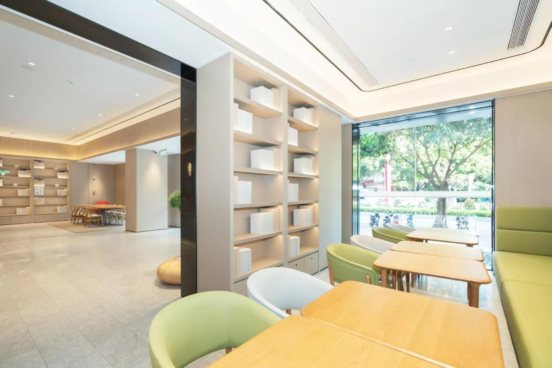 Restaurant/places to eat in JI Hotel Guangzhou Fangcun Huadiwan