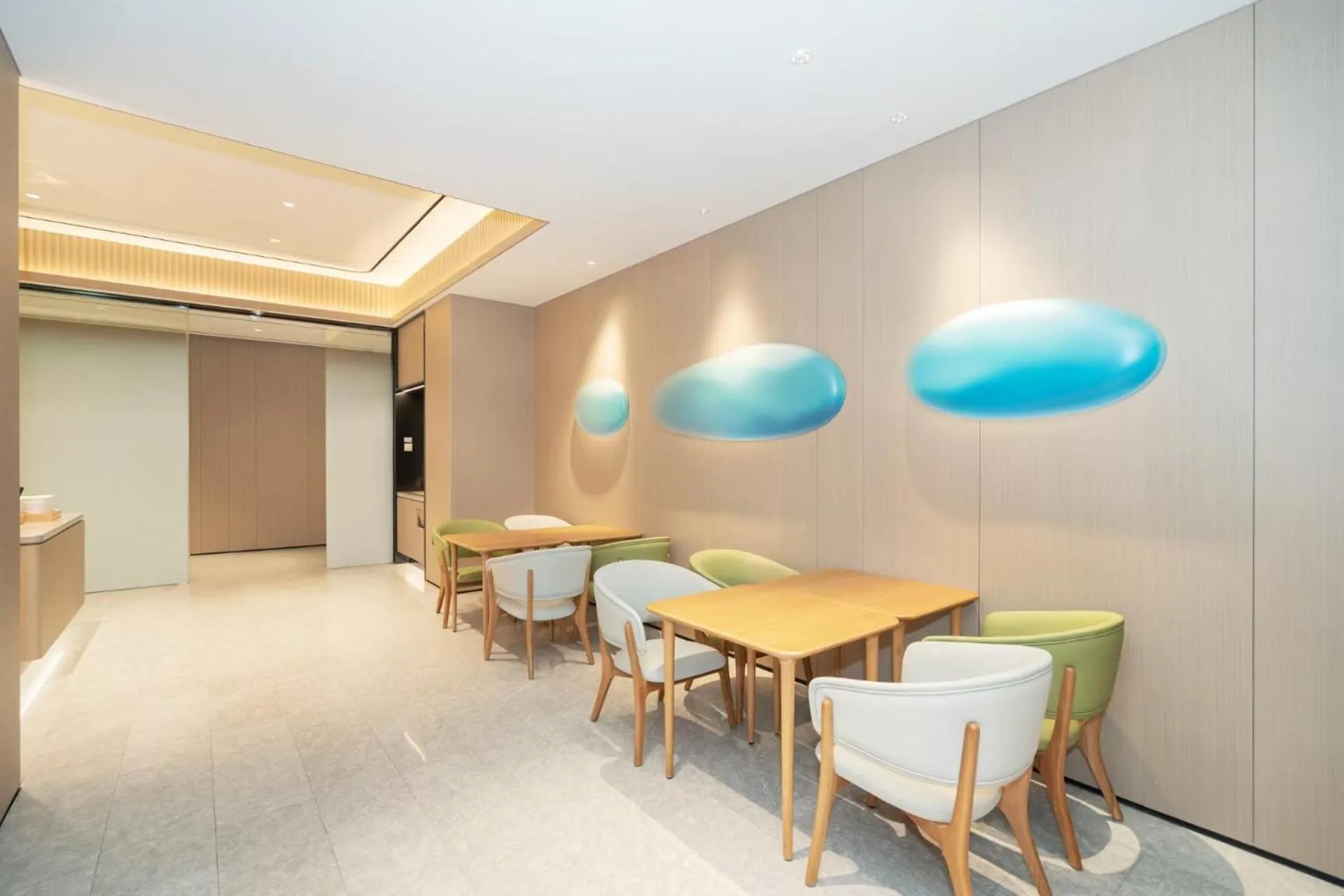 Restaurant/places to eat in JI Hotel Guangzhou Fangcun Huadiwan