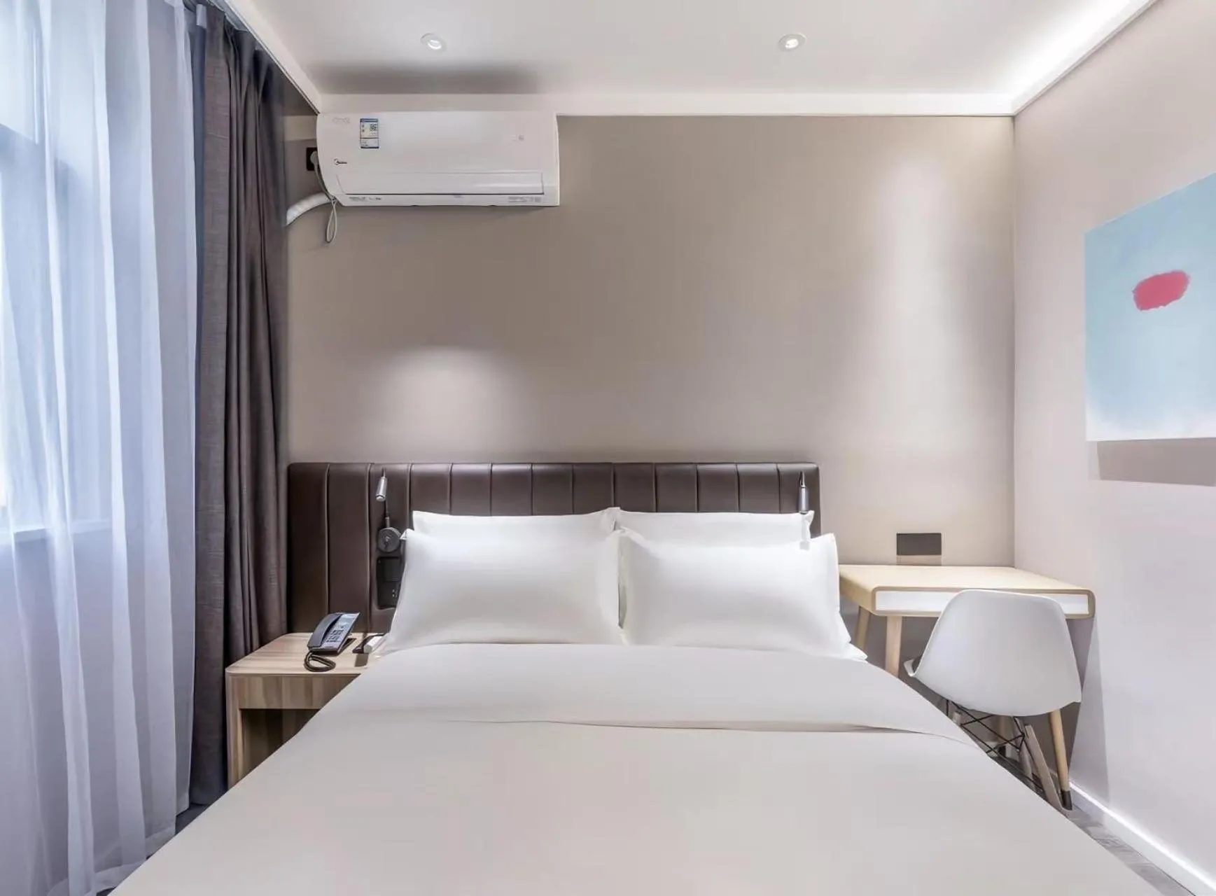 Bed in Hanting Hotel Nanjing Beijing East Road Jiuhuashan Subway Station