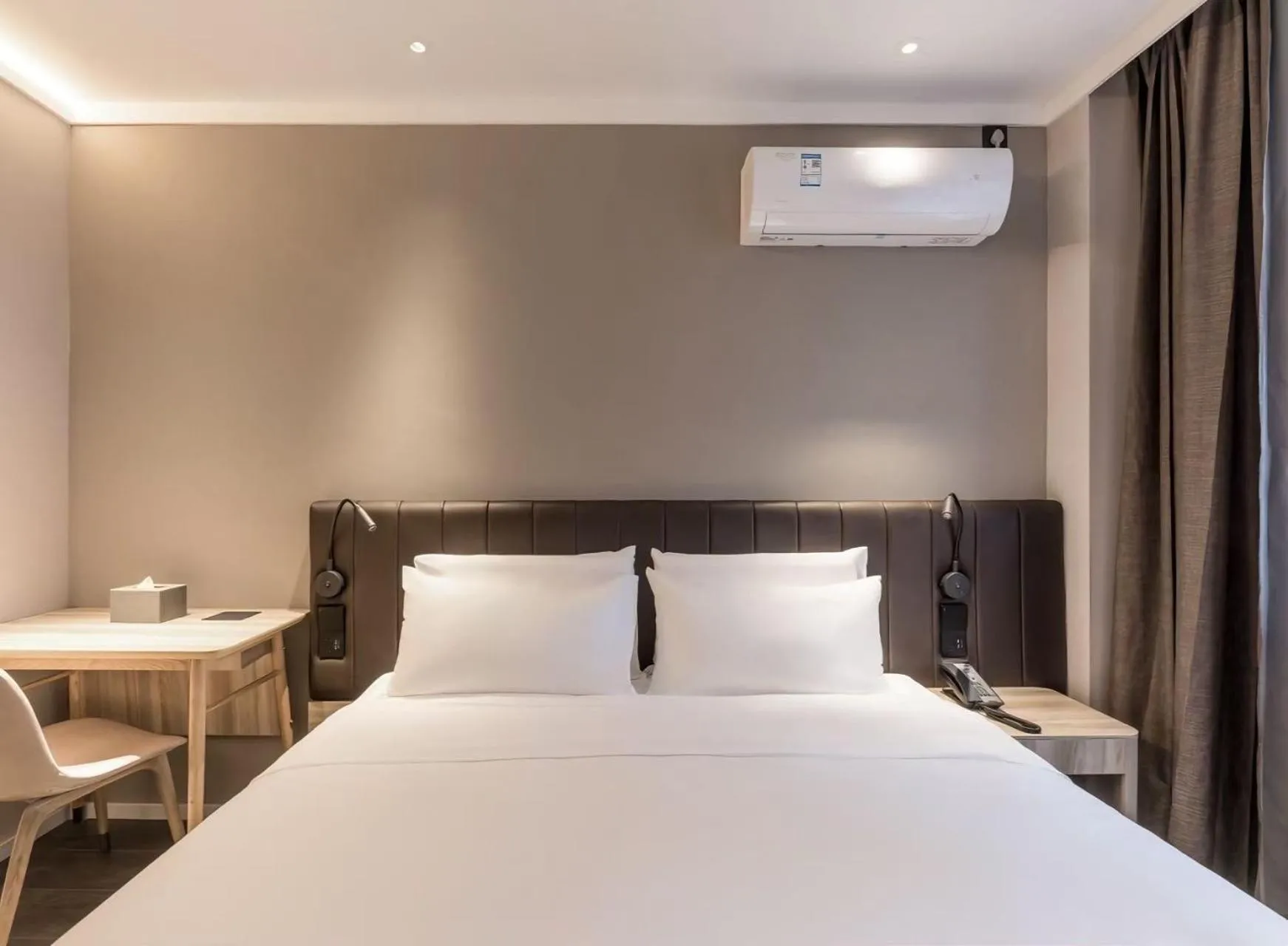 Bedroom, Bed in Hanting Hotel Nanjing Beijing East Road Jiuhuashan Subway Station