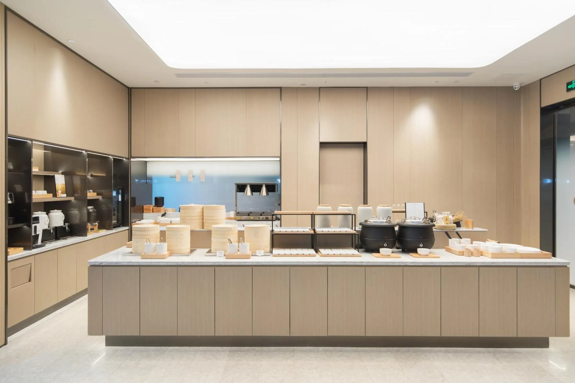 Restaurant/places to eat in JI Hotel Suzhou Xiangcheng Huangdai