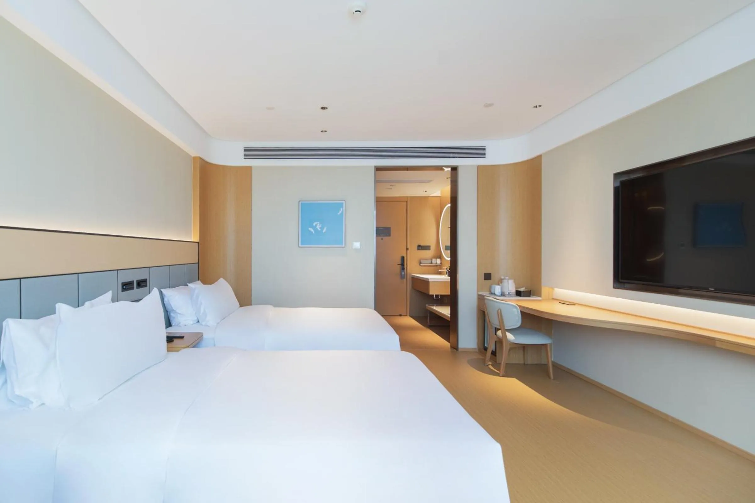 Photo of the whole room, Bed in JI Hotel Suzhou Xiangcheng Huangdai