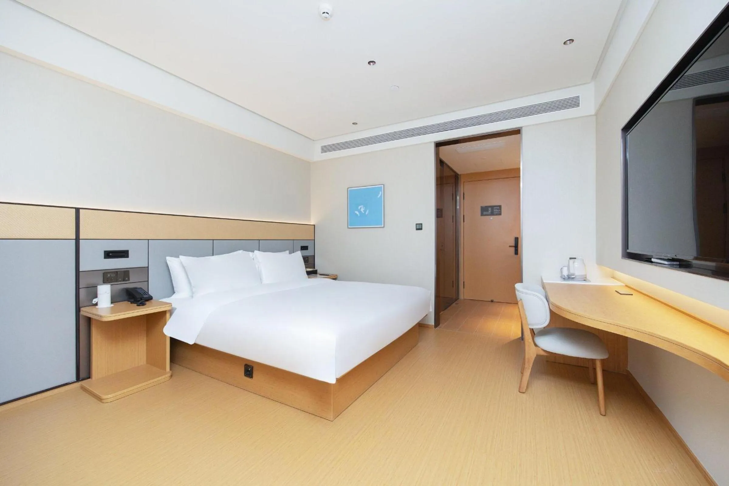 Bed in JI Hotel Shenzhen Huaqiang North Huaqiang Road Subway Station