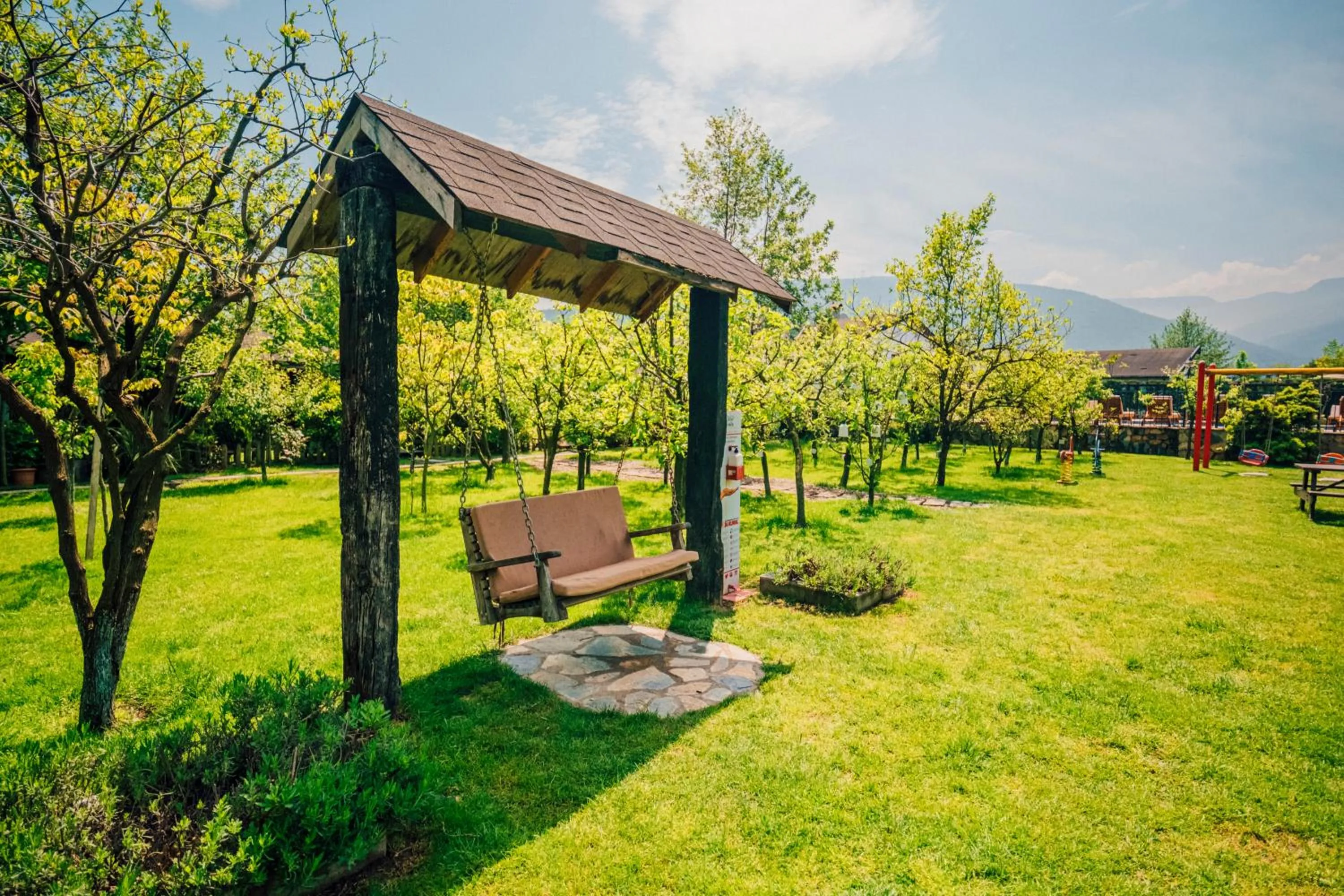 Garden in Sapanca Cayir Cimen Otel
