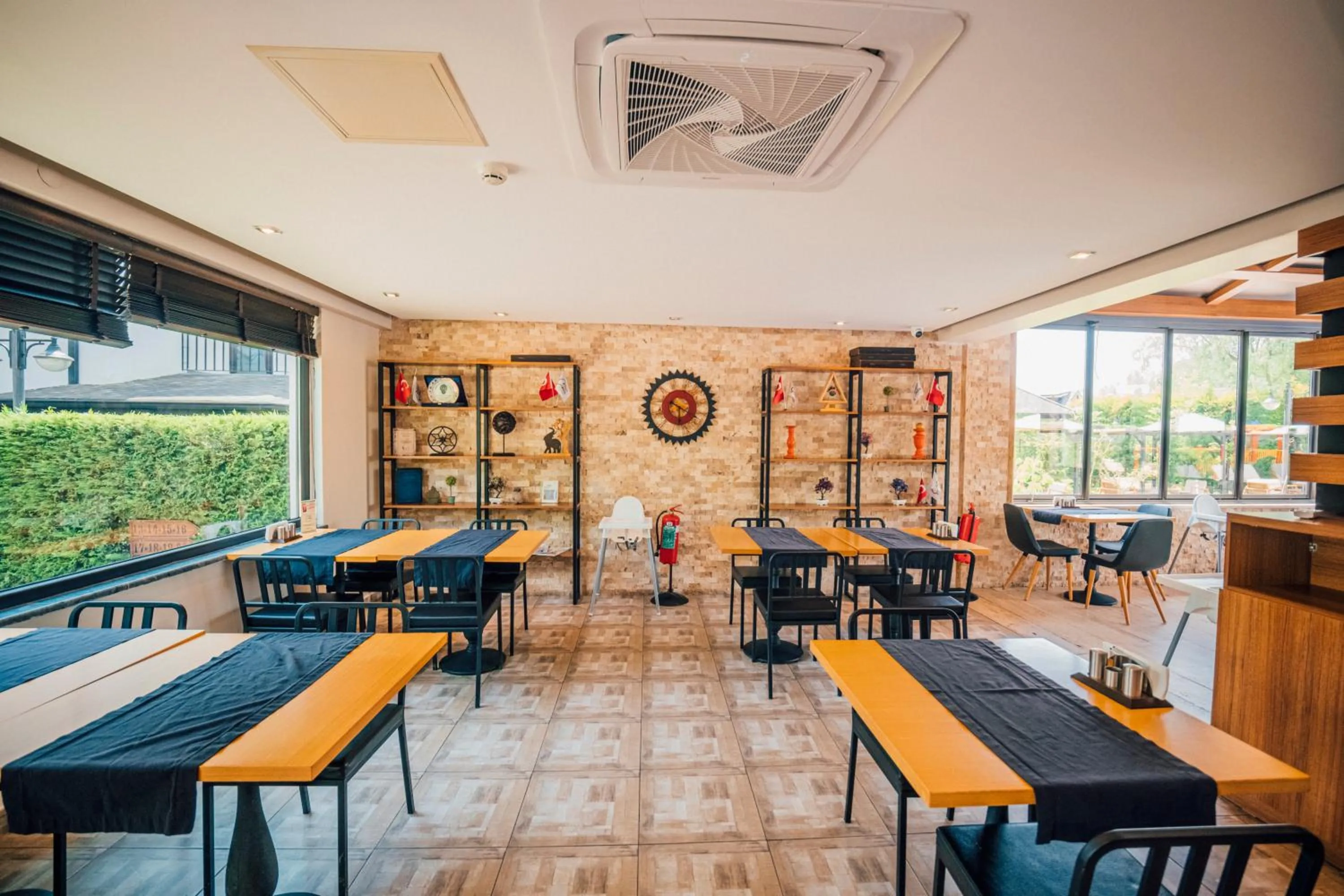 Restaurant/places to eat in Sapanca Cayir Cimen Otel