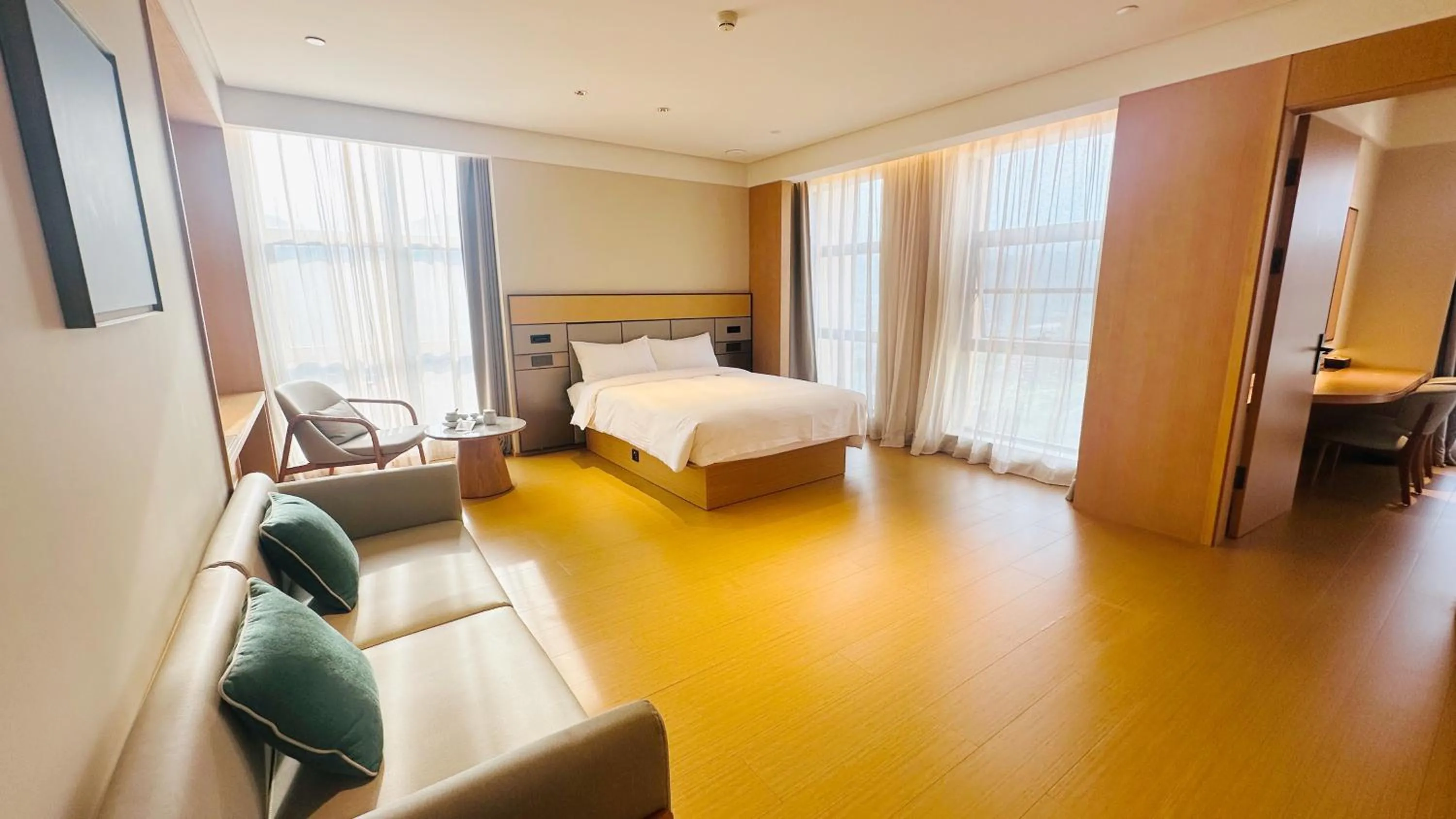 JI Hotel Chongqing West Railway Station