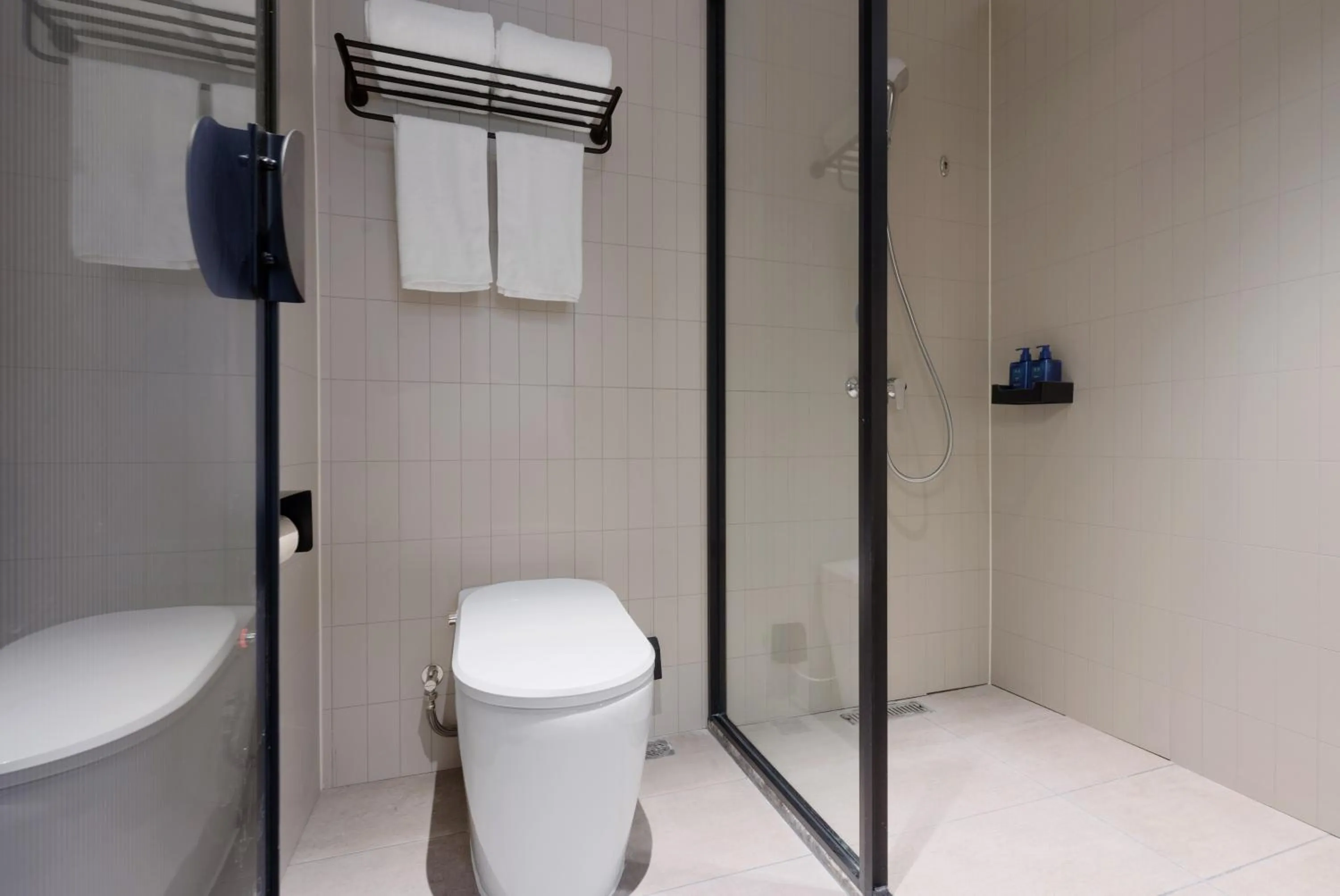 Toilet in Hanting Hotel Chongqing Lianglukou Caiyuanba