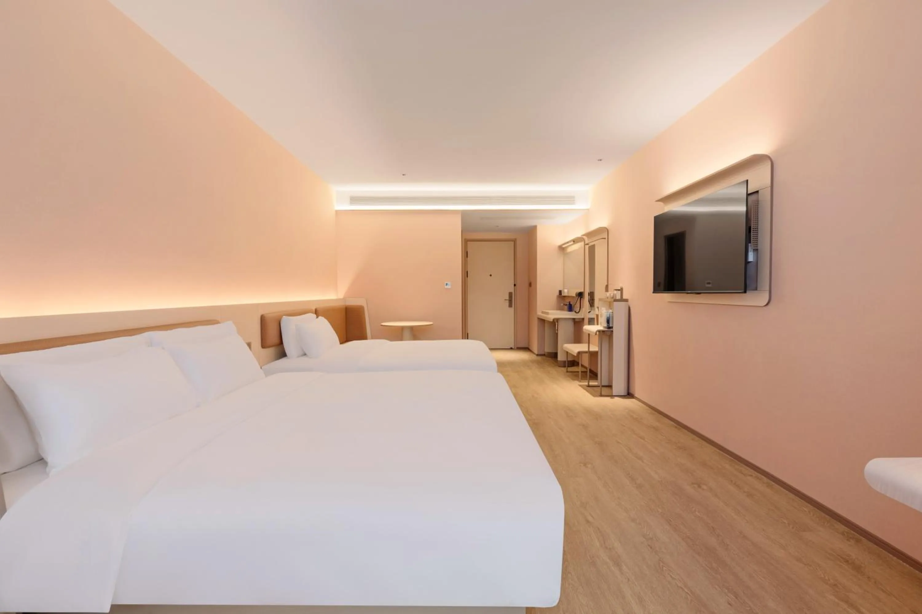 Photo of the whole room, Bed in Hanting Hotel Chongqing Lianglukou Caiyuanba