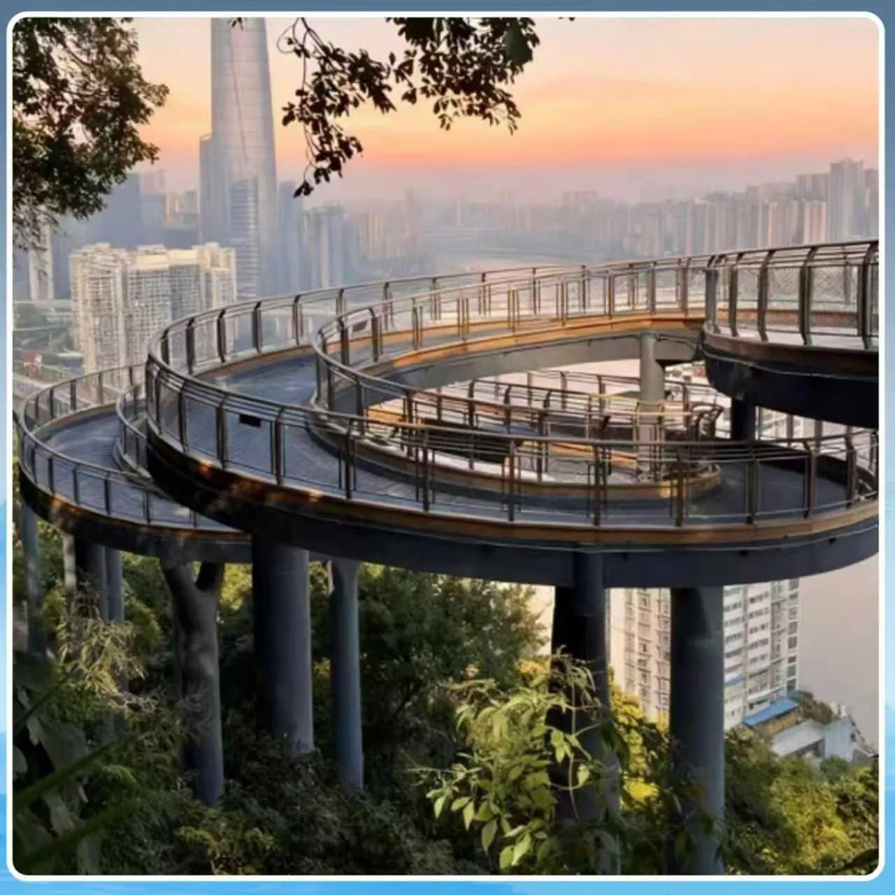 People in Hanting Hotel Chongqing Lianglukou Caiyuanba