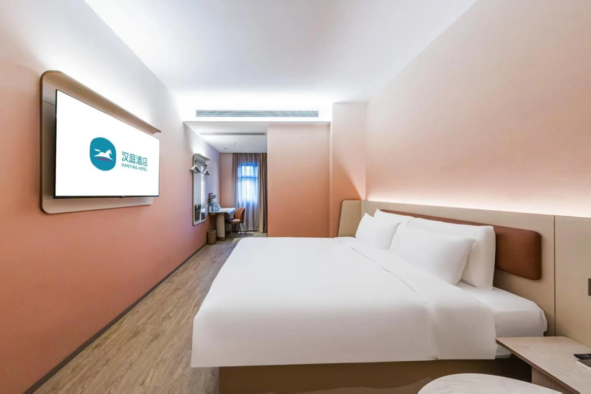 Photo of the whole room, Bed in Hanting Hotel Shanghai Pudong Airport Shixin Road