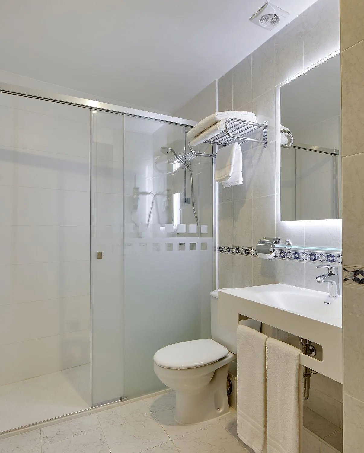 Shower in Hotel Parma