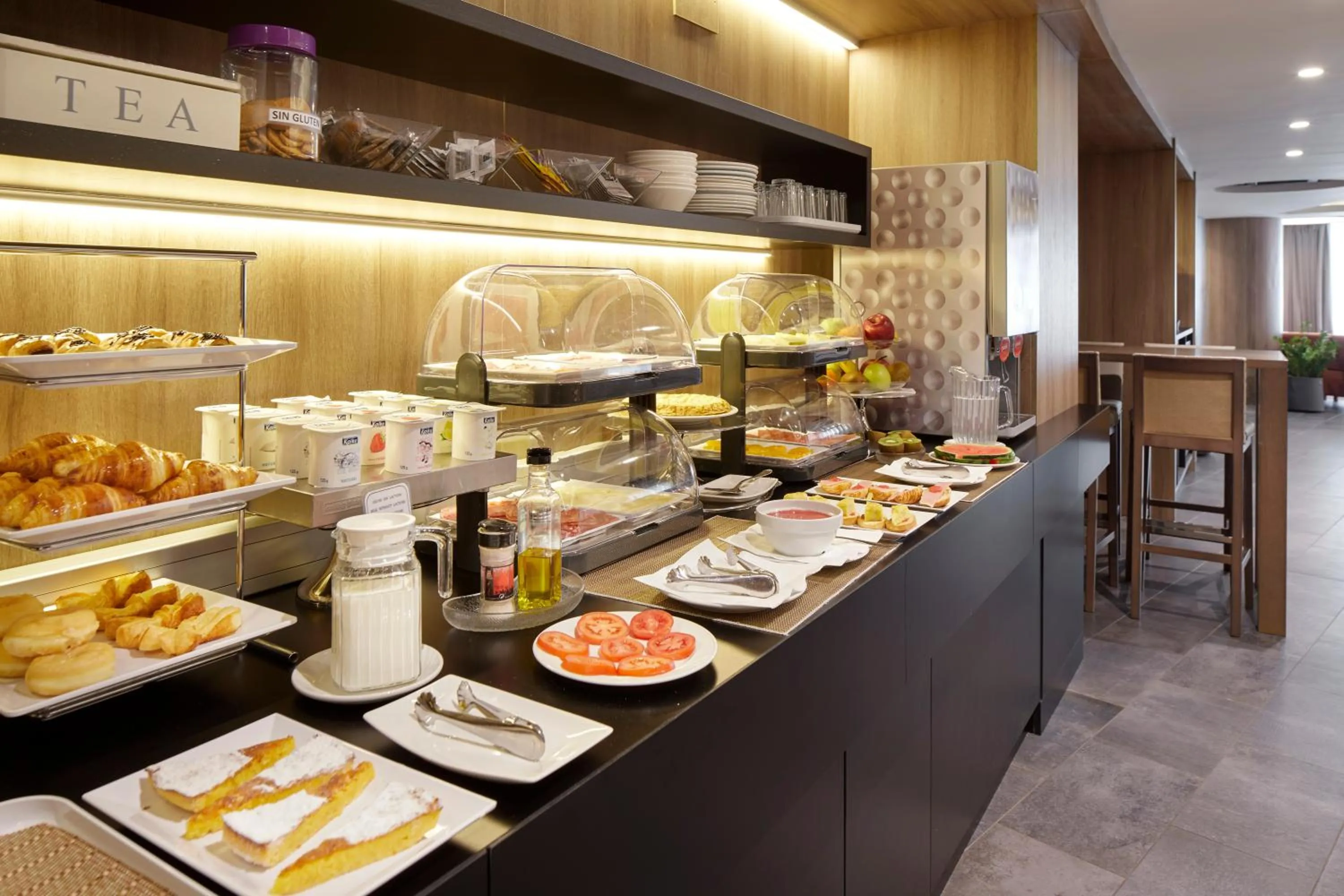 Buffet breakfast in Hotel Parma