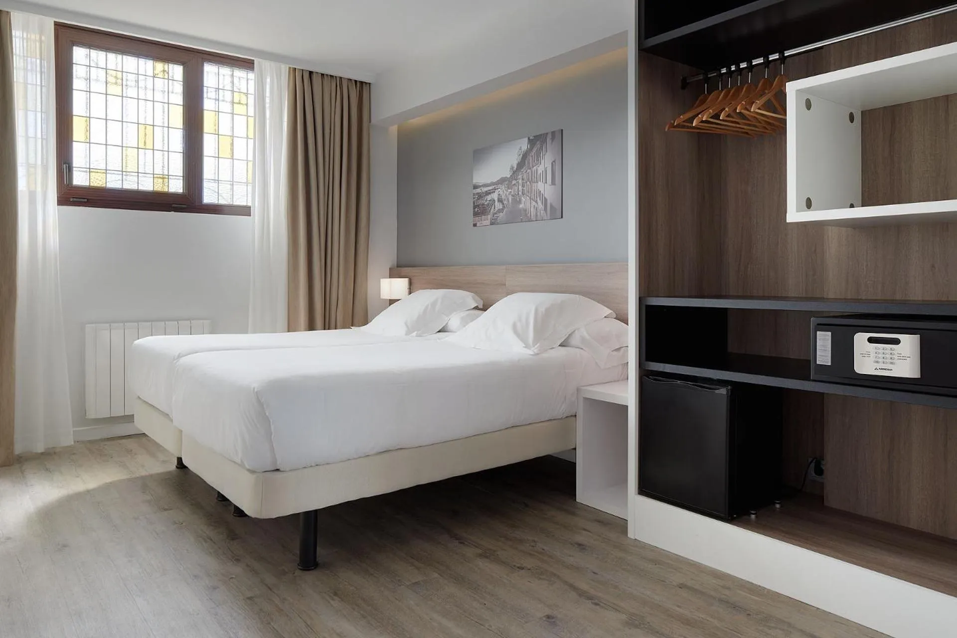 Photo of the whole room, Bed in Hotel Parma