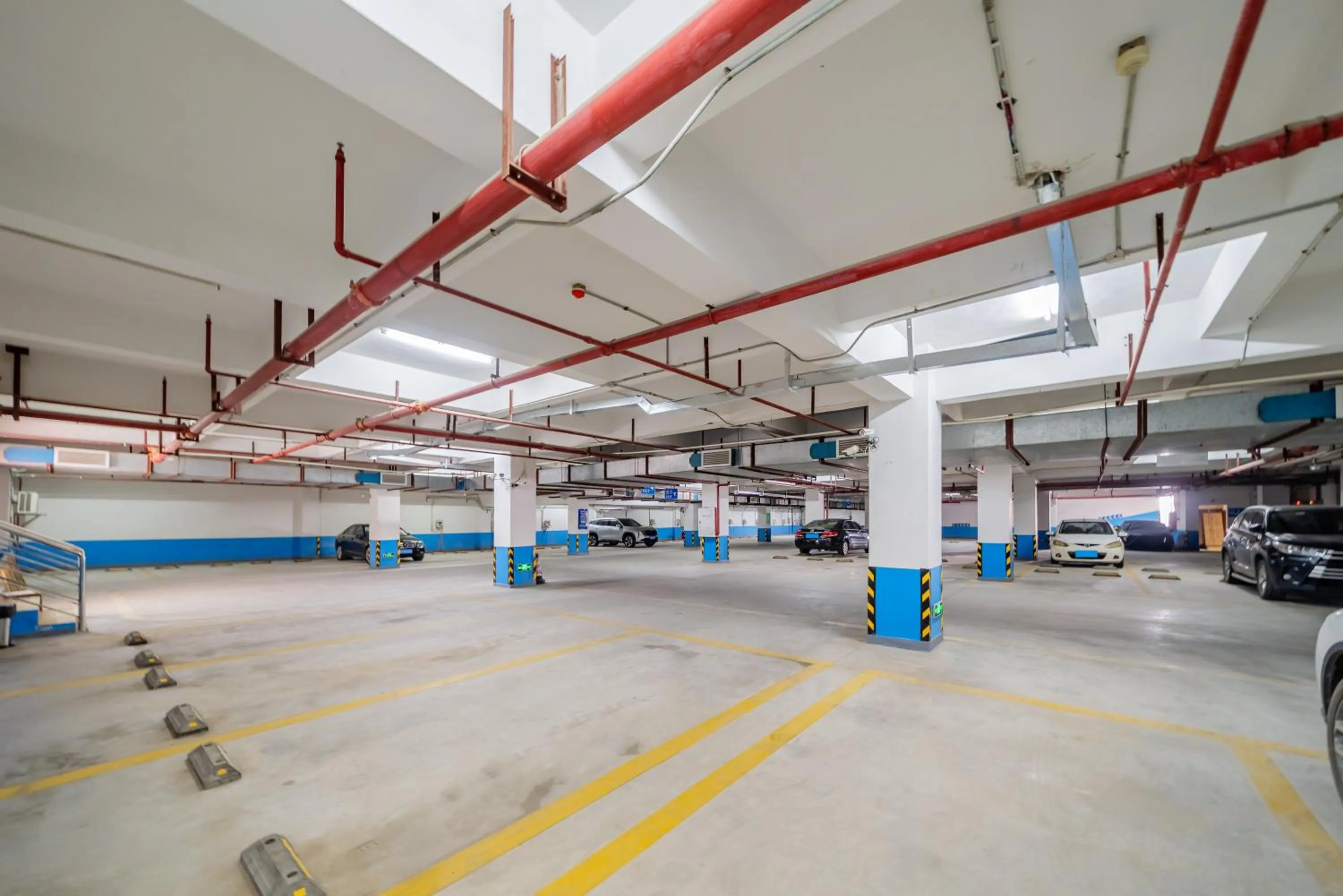 Parking in Hanting Hotel Guangzhou Nangang Subway Station