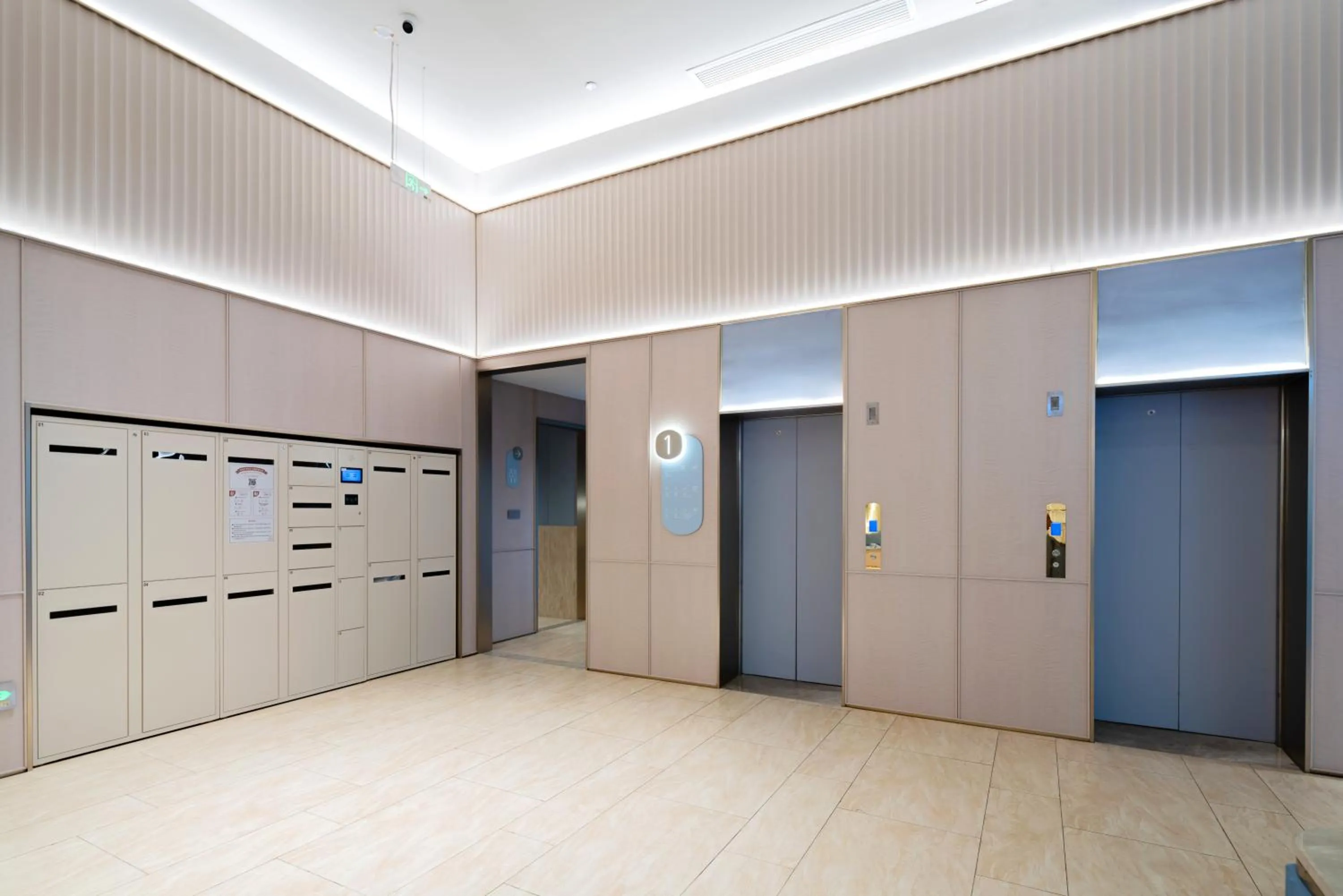 elevator in Hanting Hotel Guangzhou Nangang Subway Station