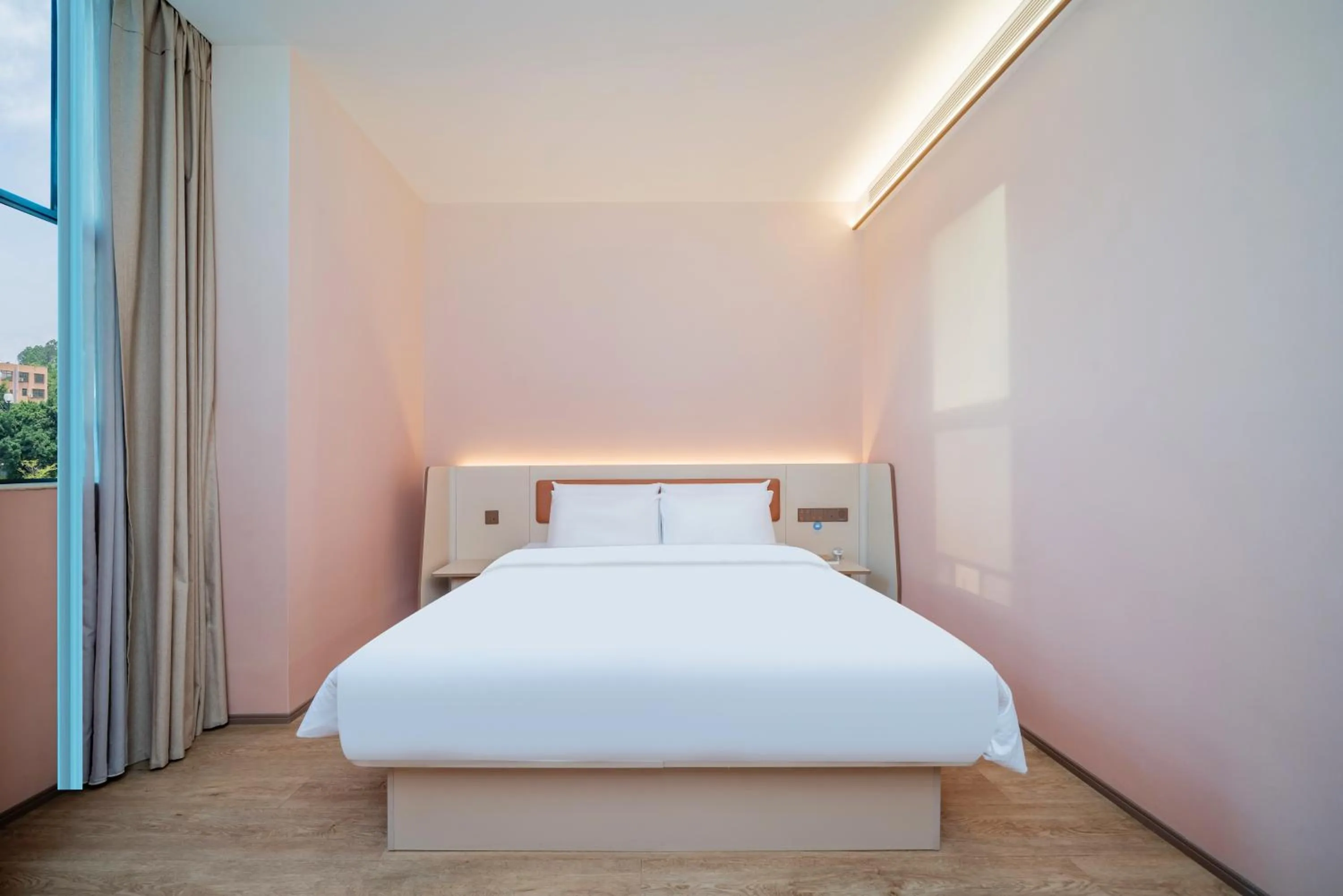 Bed in Hanting Hotel Guangzhou Nangang Subway Station