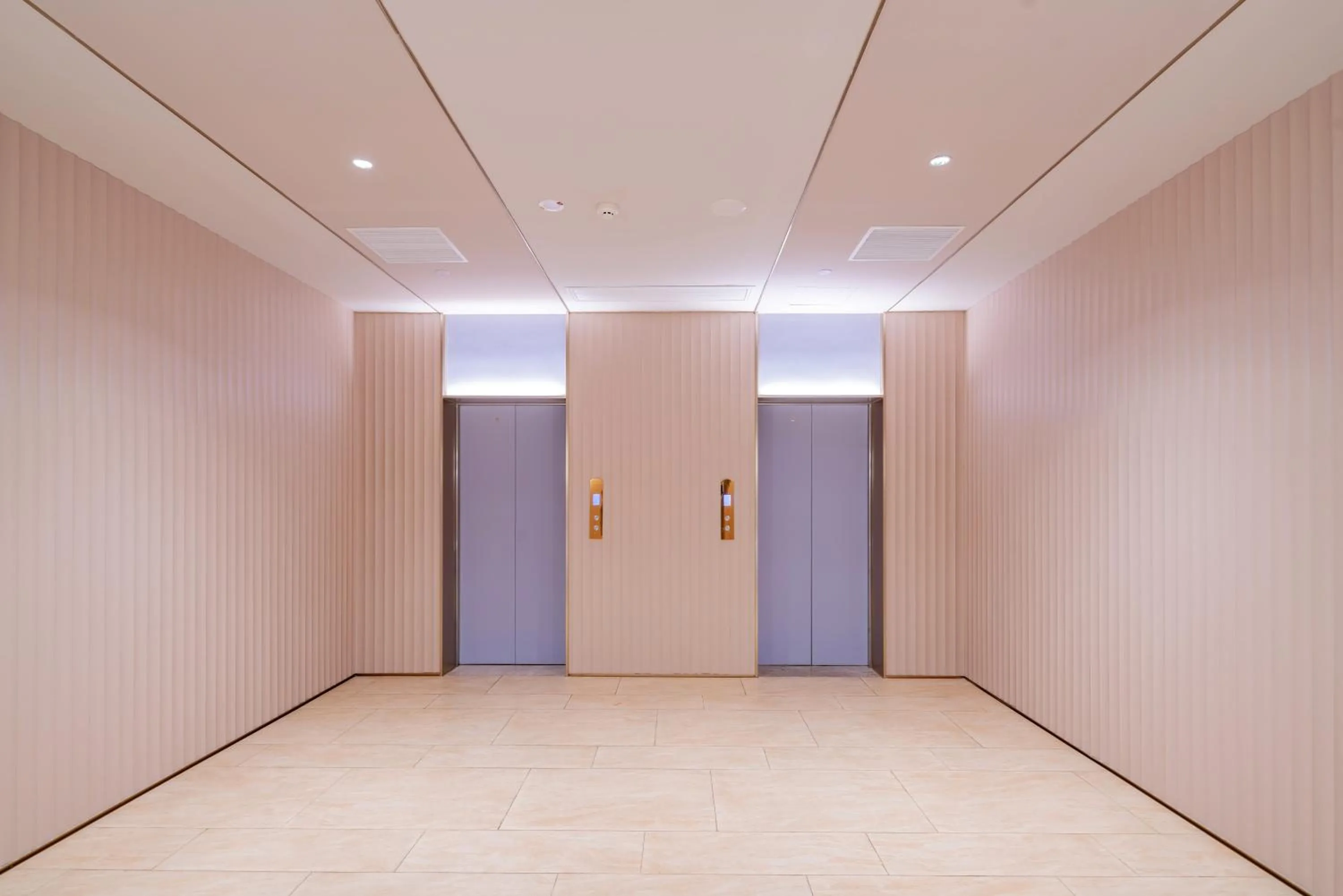 elevator in Hanting Hotel Guangzhou Nangang Subway Station