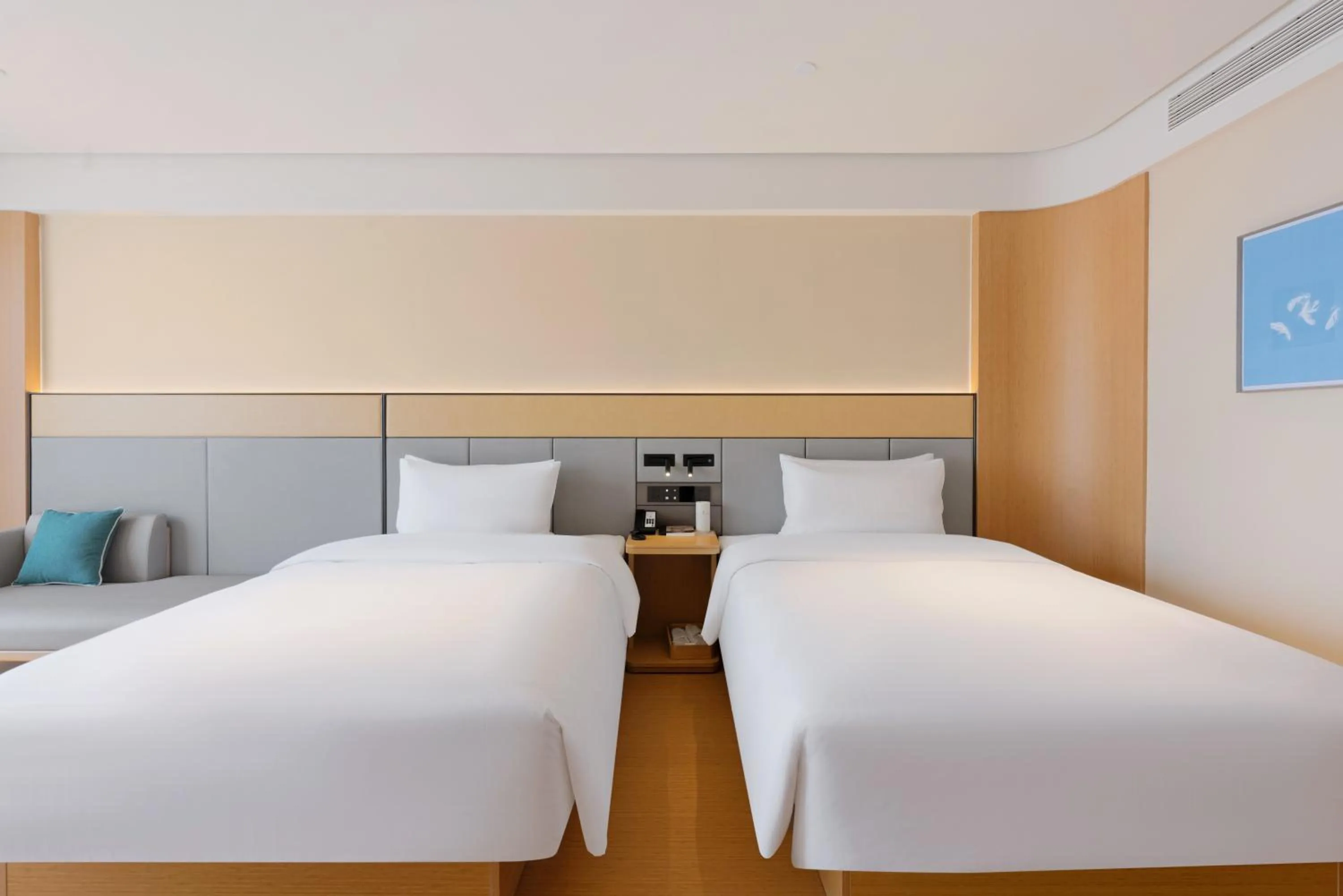 Bed in JI Hotel Chongqing Yuanjiagang Subway Station