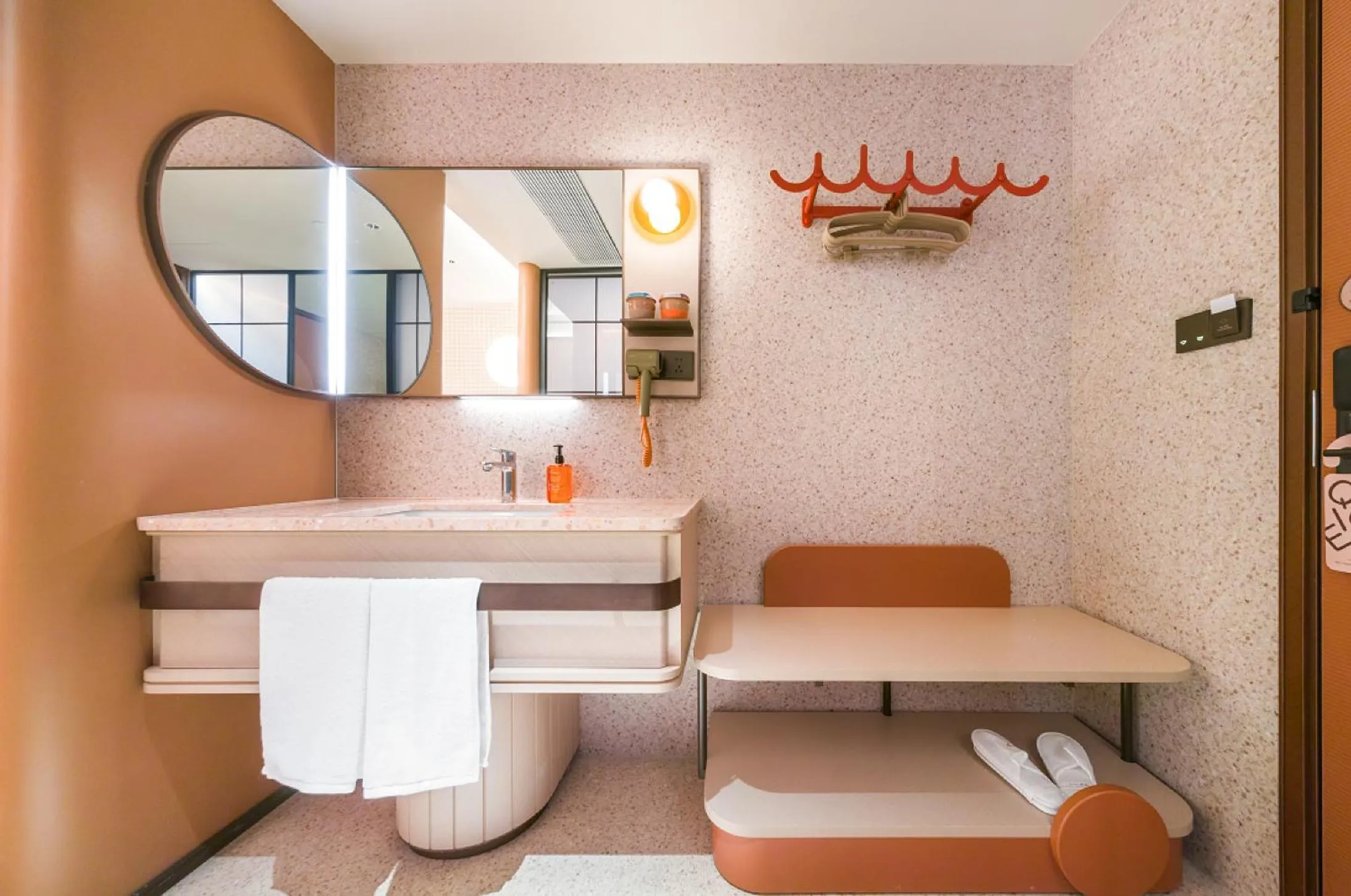 Property building in Orange Hotel Shanghai International Tourism Resort Chongxi Road