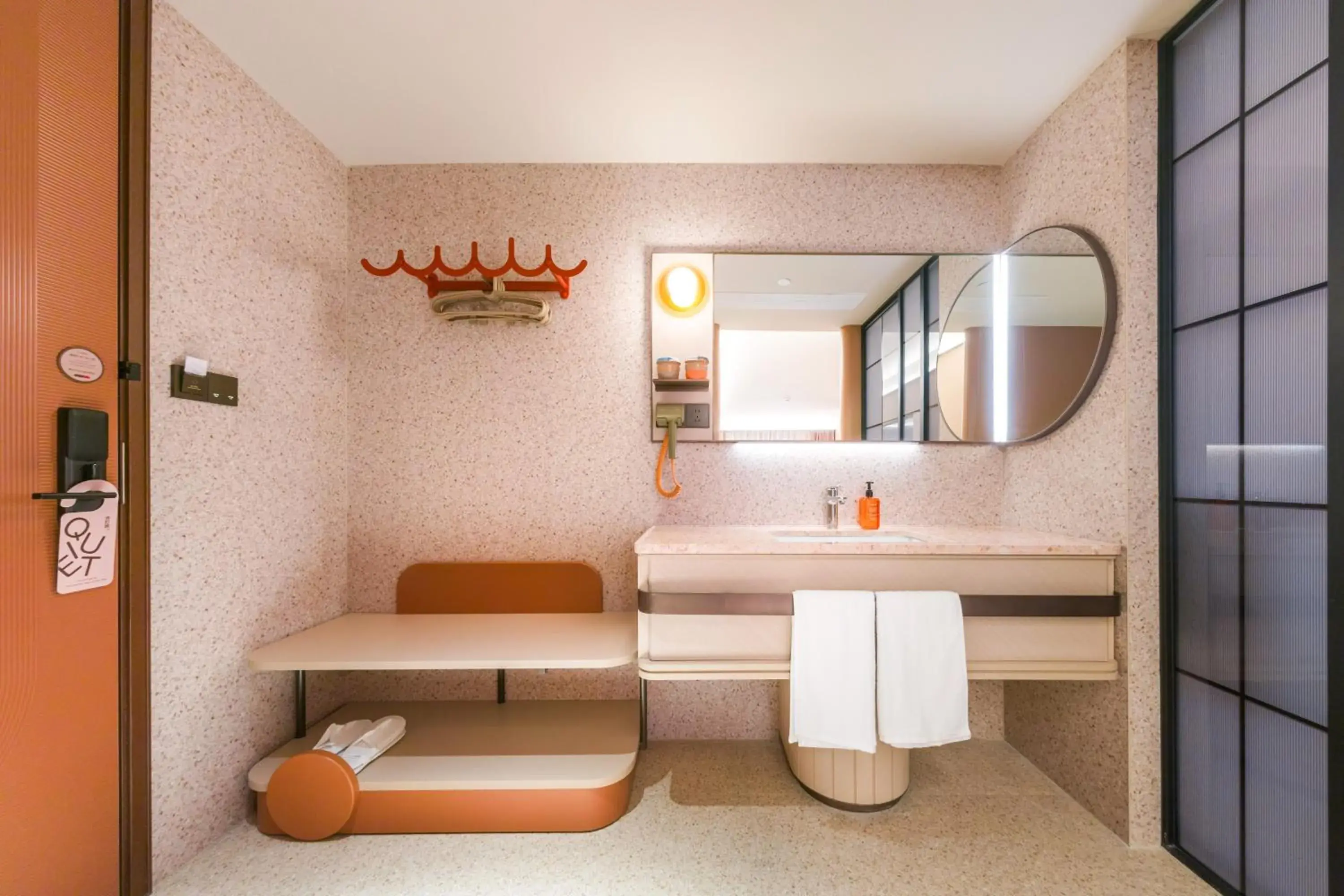 Property building in Orange Hotel Shanghai International Tourism Resort Chongxi Road Property building in Orange Hotel Shanghai International Tourism Resort Chongxi Road