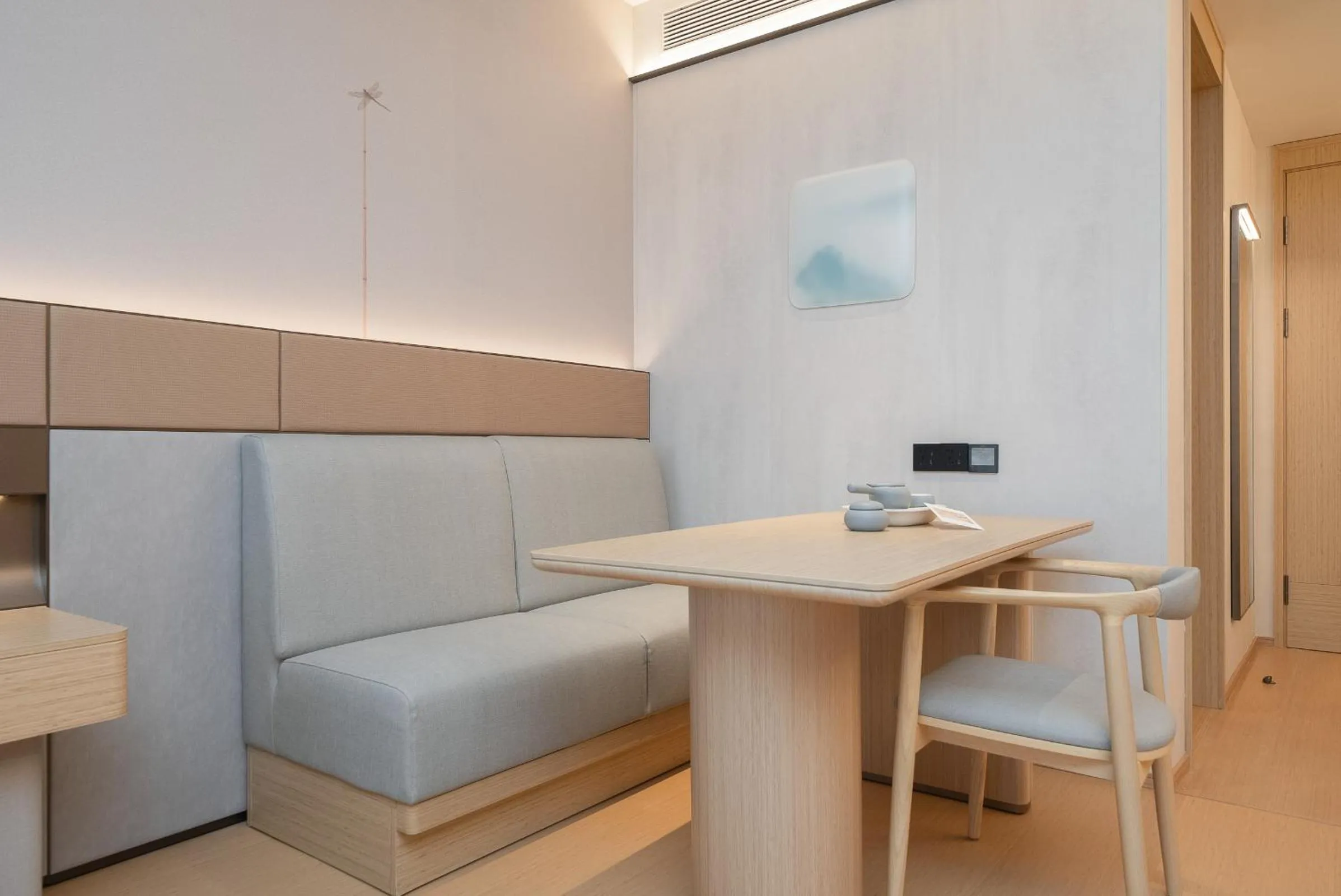 Seating area in JI Hotel Guangzhou Huangpu Dasha East Subway Station