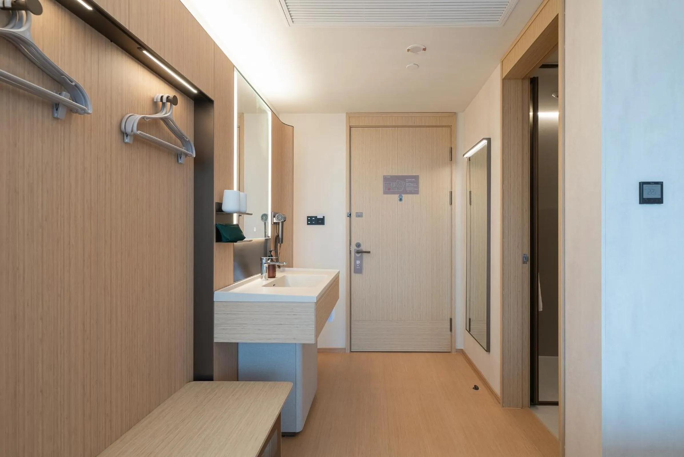 Photo of the whole room in JI Hotel Guangzhou Huangpu Dasha East Subway Station