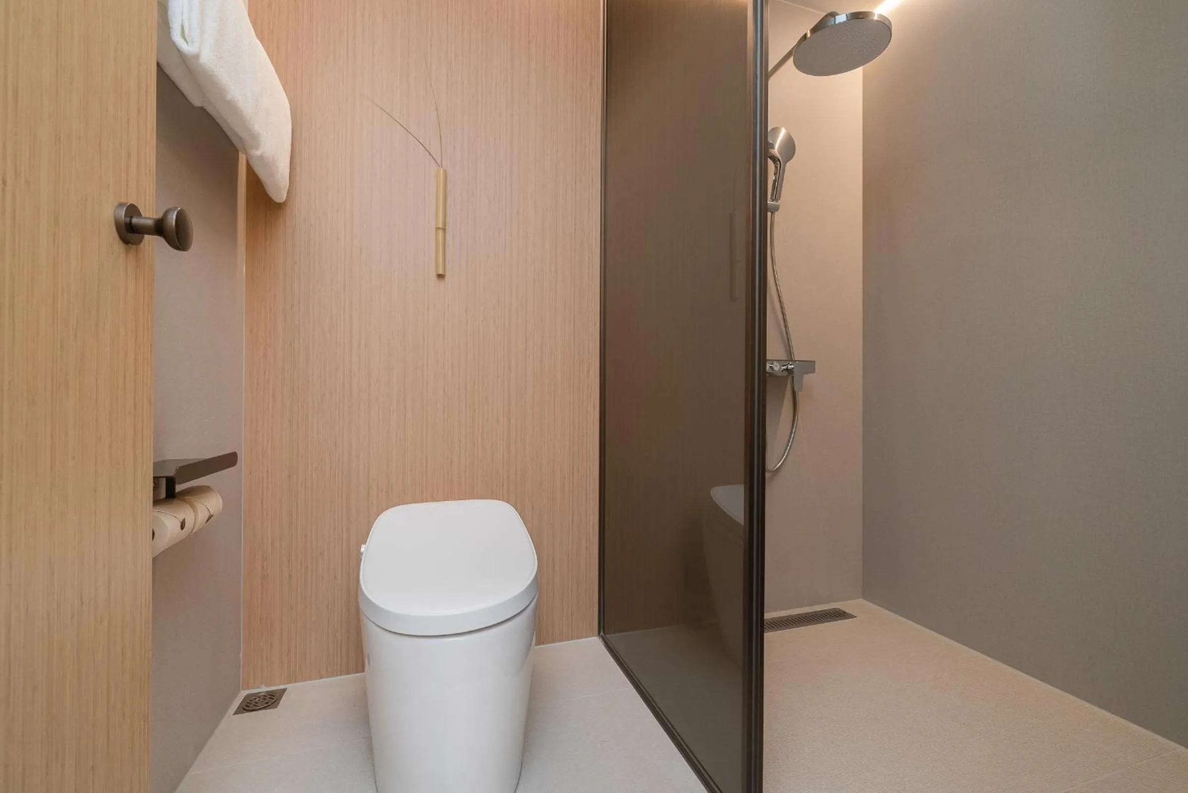 Toilet in JI Hotel Guangzhou Huangpu Dasha East Subway Station