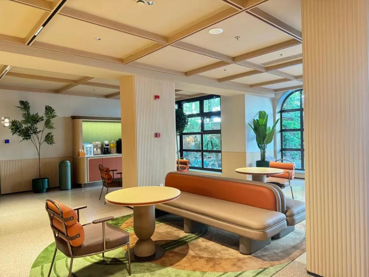 Seating area in Orange Hotel Shanghai Xujiahui Damuqiao Road