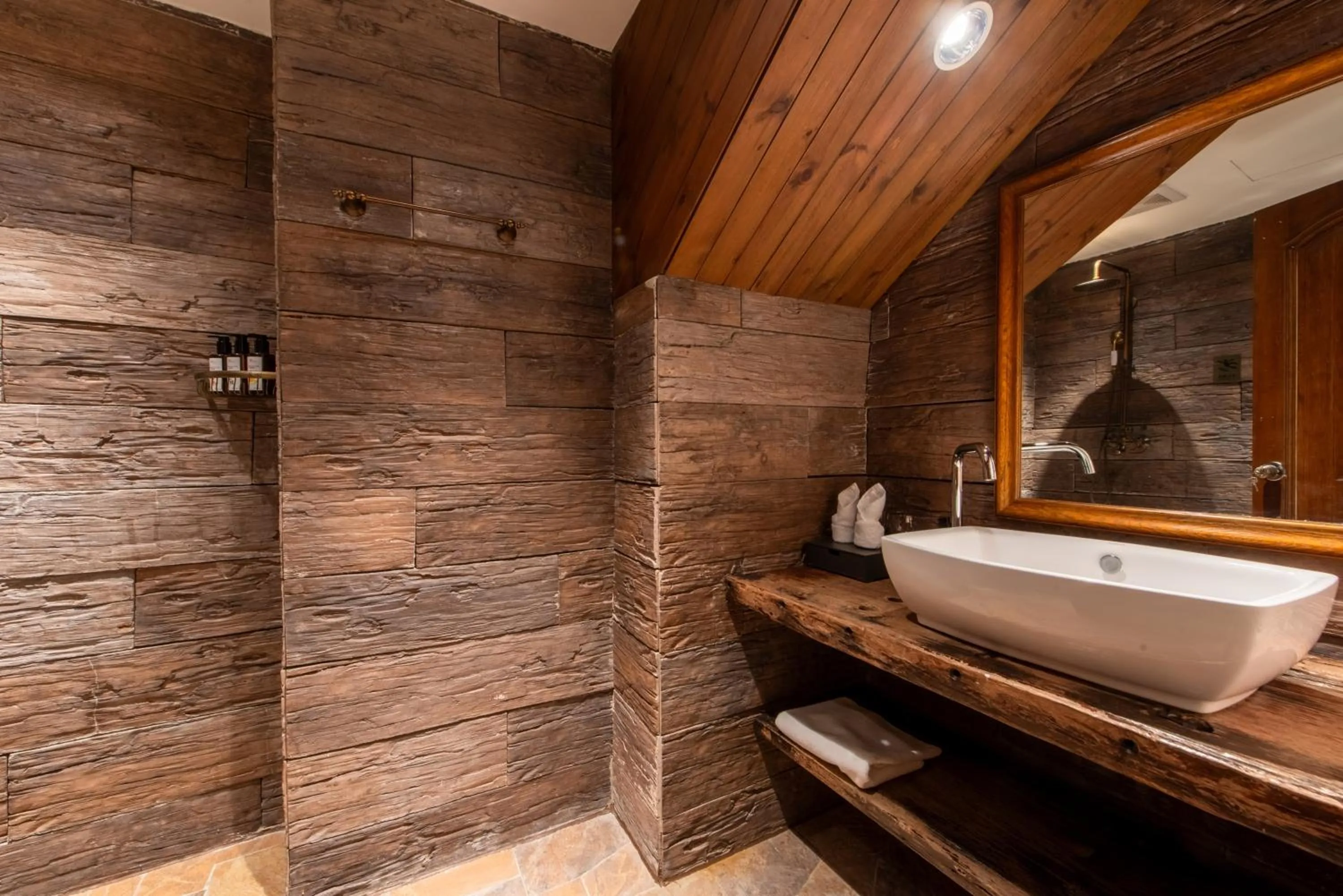 Bathroom in Royalton Hotel Shenzhen Baoan Airport