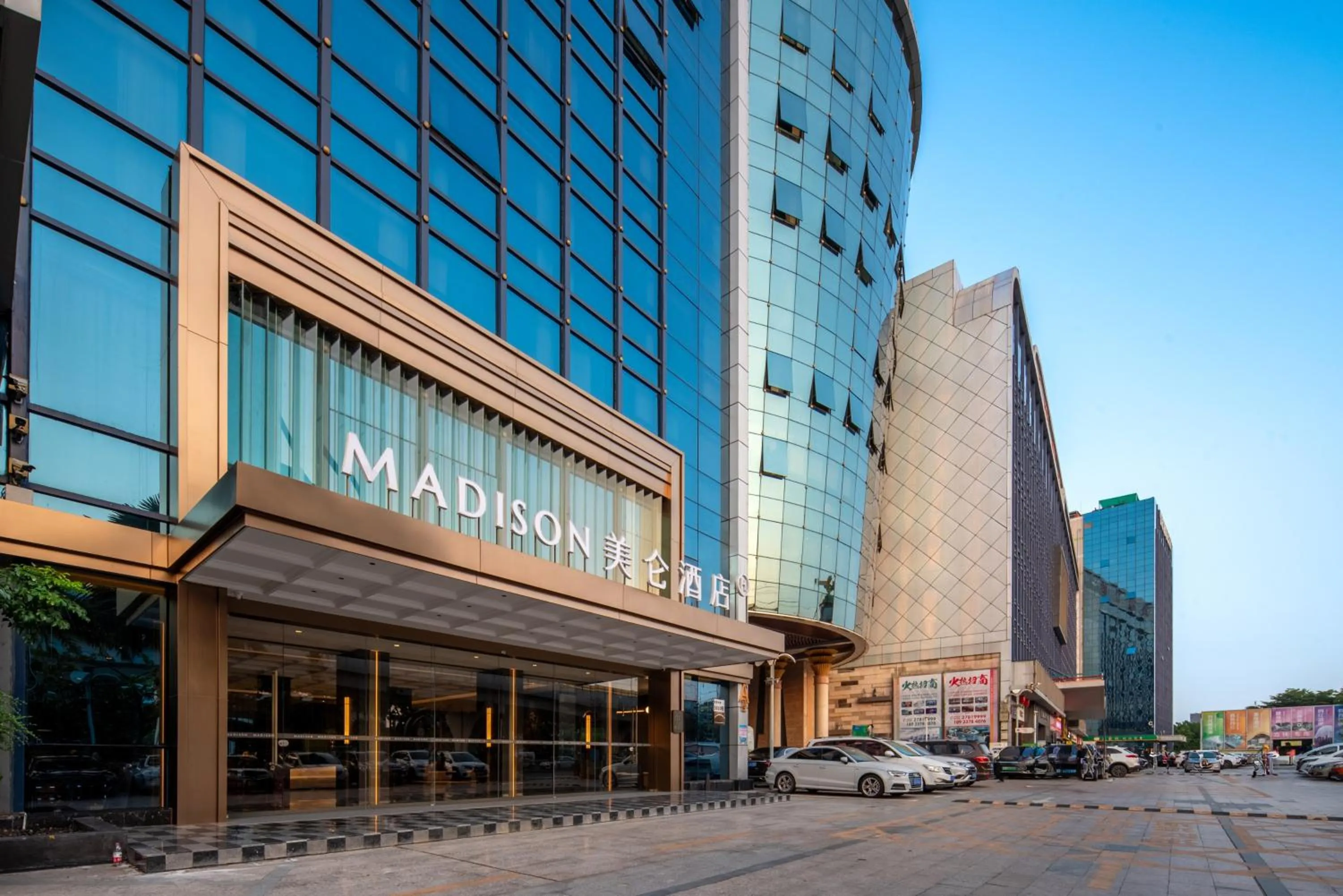 Property building in Royalton Hotel Shenzhen Baoan Airport