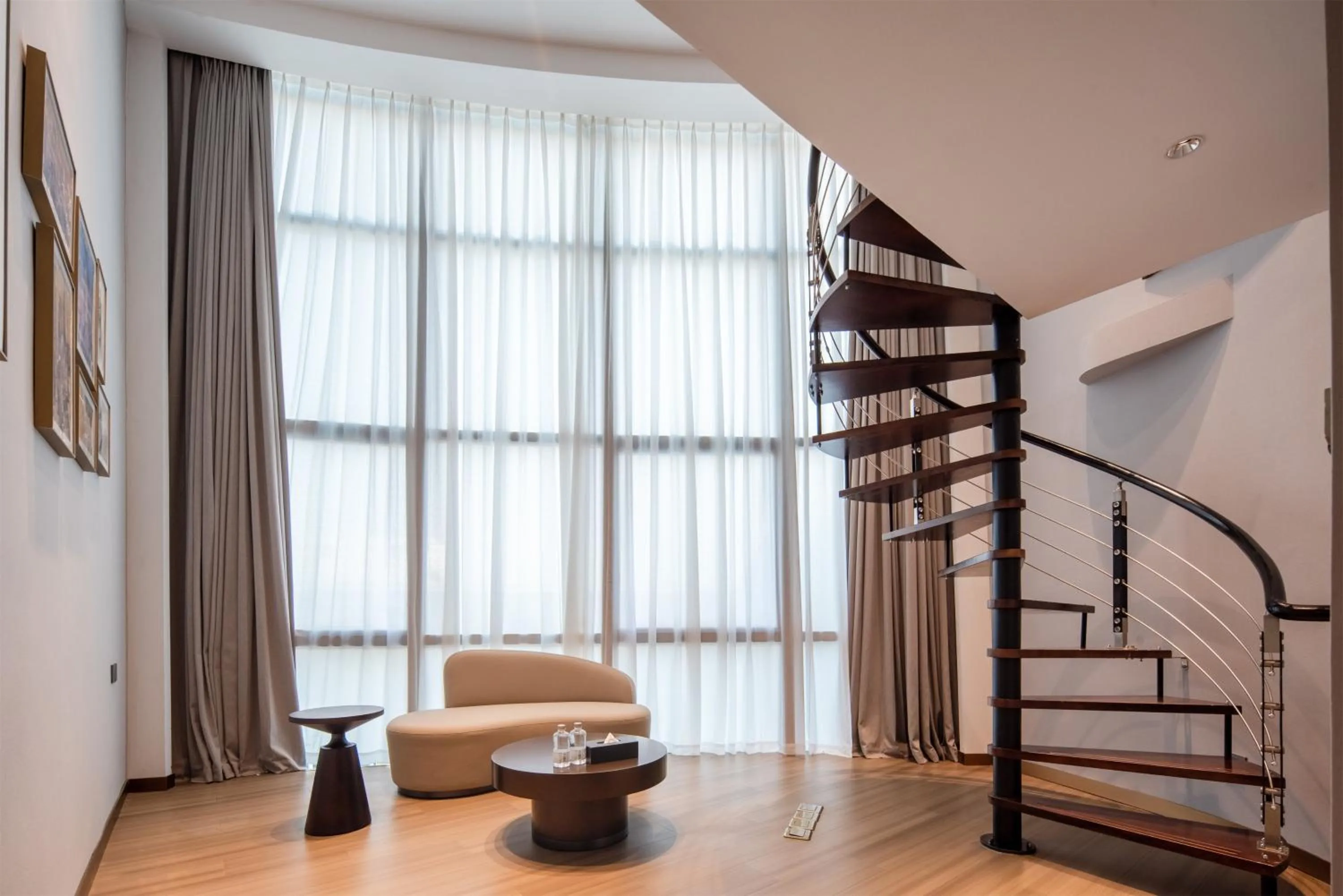 Photo of the whole room in Royalton Hotel Shenzhen Baoan Airport