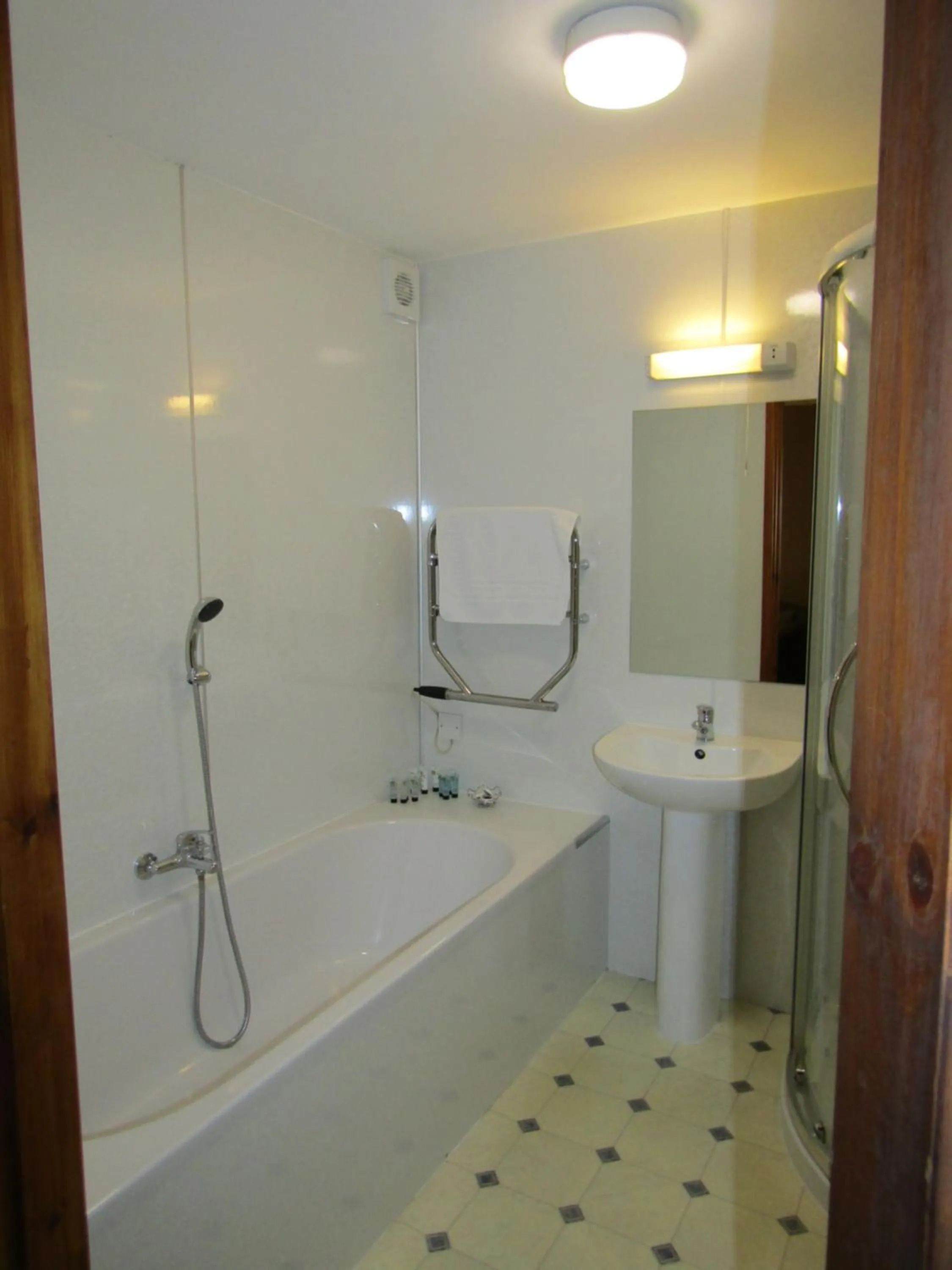 Bathroom in The Belted Will Inn