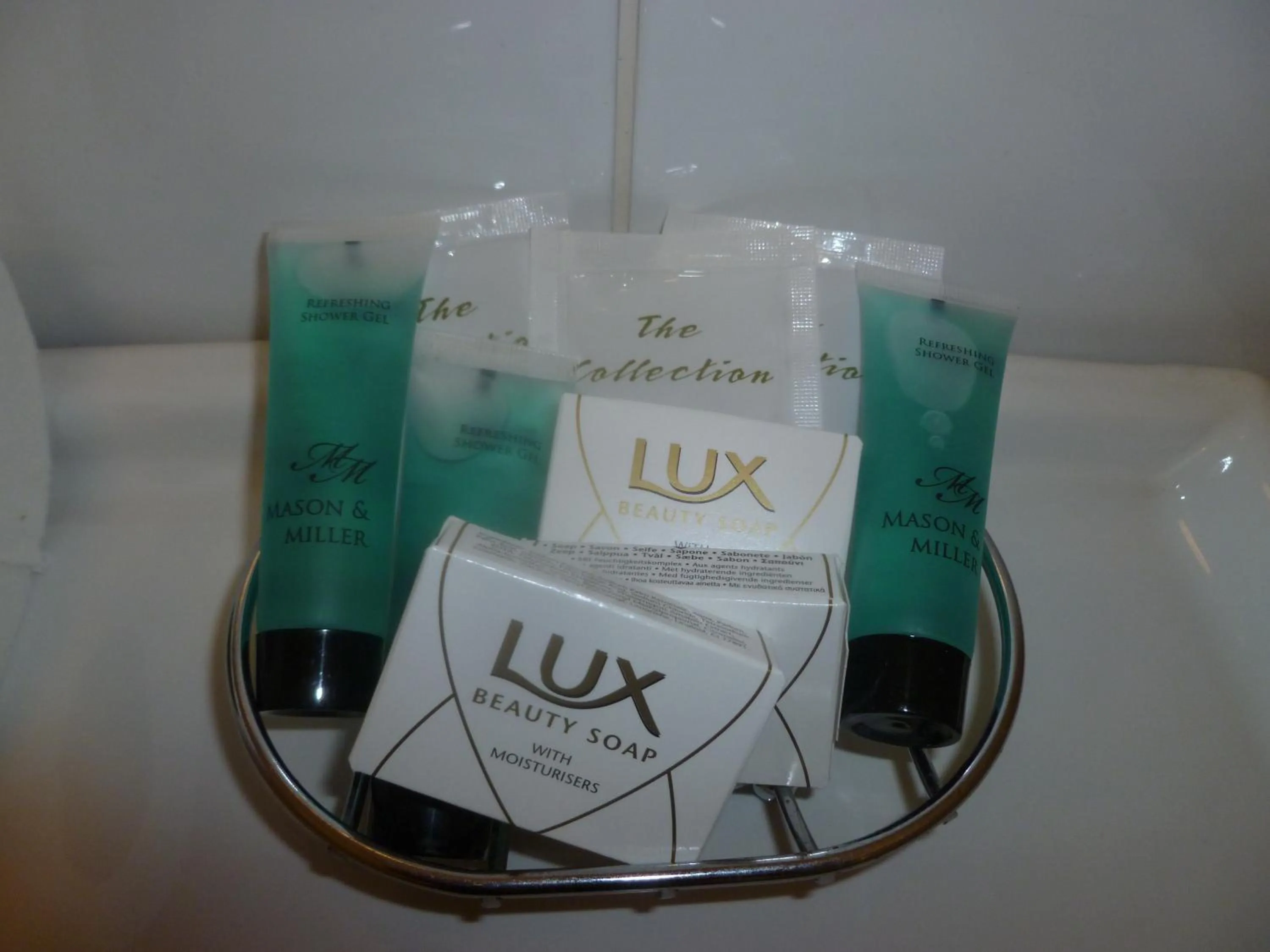 Bathroom in The Belted Will Inn